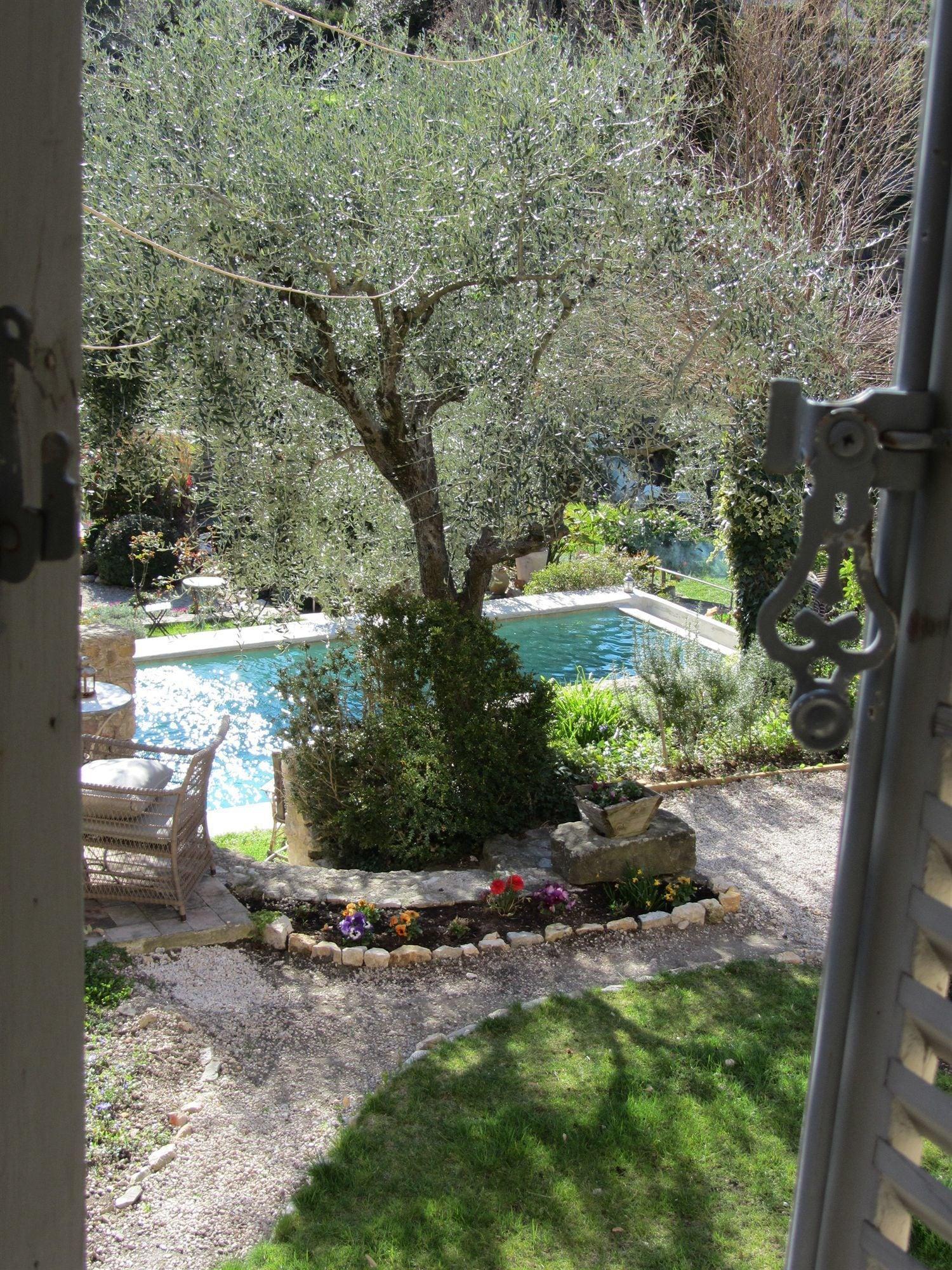 Vista Exterior Les Rosées