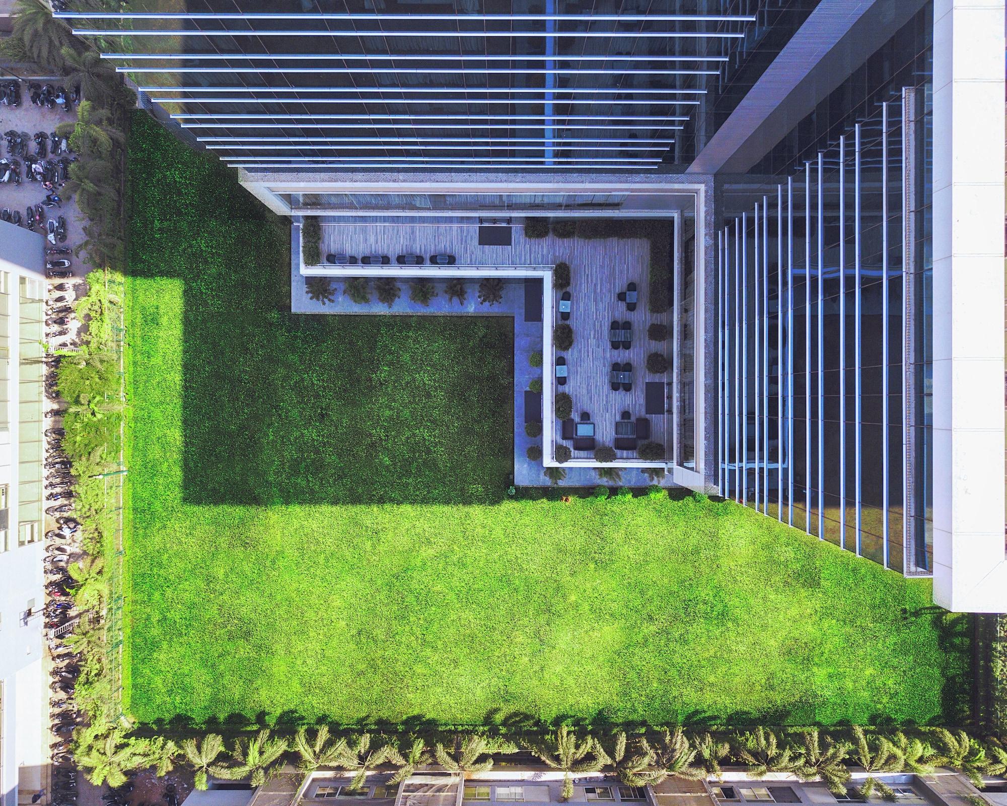 Vista Exterior Renaissance Ahmedabad SG Highway