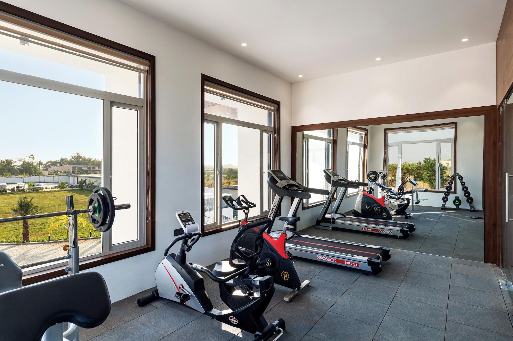 Gimnasio Enrise by Sayaji Dwarka