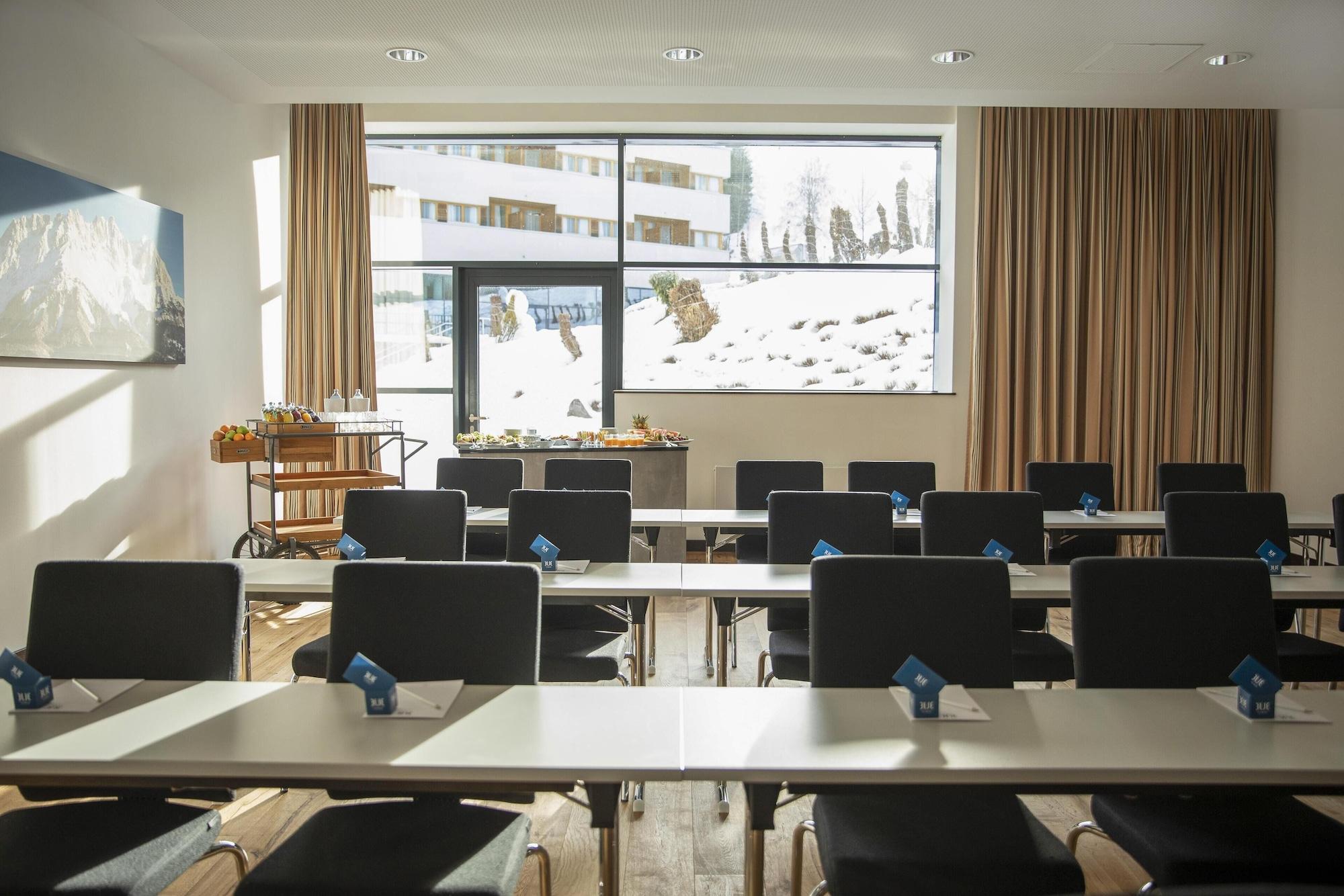 Sala de Reuniones ROBINSON FIEBERBRUNN - Adults only