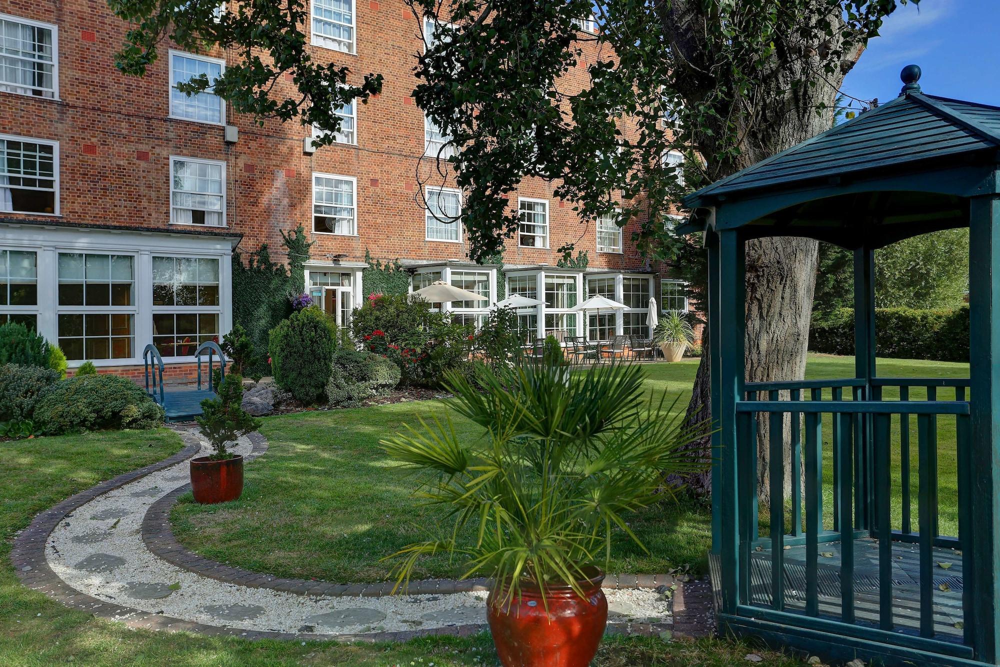 Vista Exterior Best Western Welwyn Garden City Homestead Court Hotel