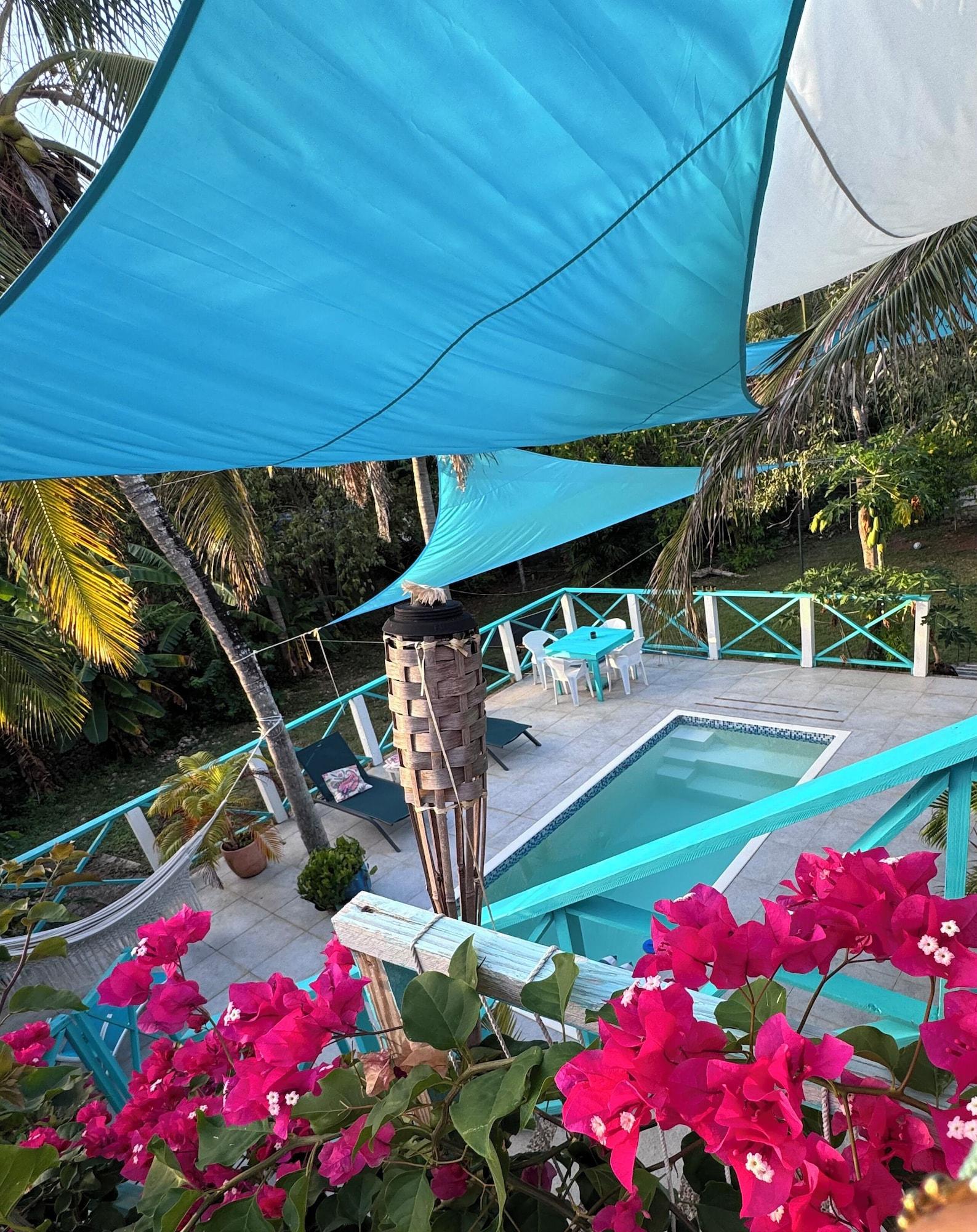 Vista Piscina Siloe Cove