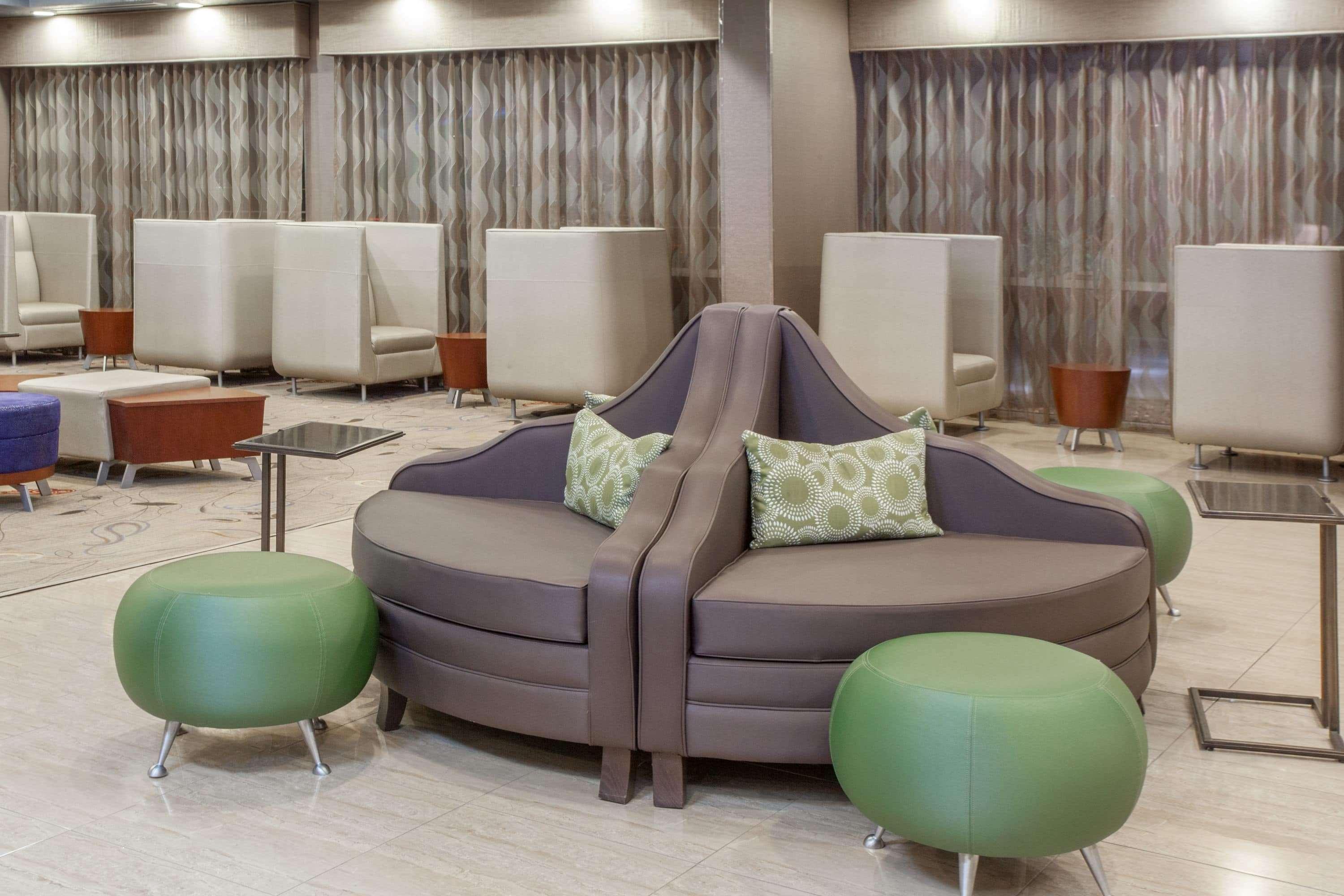 Vista Lobby Wyndham Garden Elk Grove Village/O'Hare