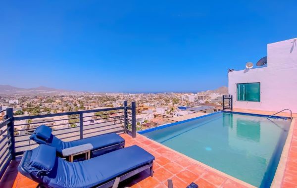 Rooftop pool loft w/ downtown Cabo views - Hoteles en Los cabos, México: todo incluido, baratos y ofertas