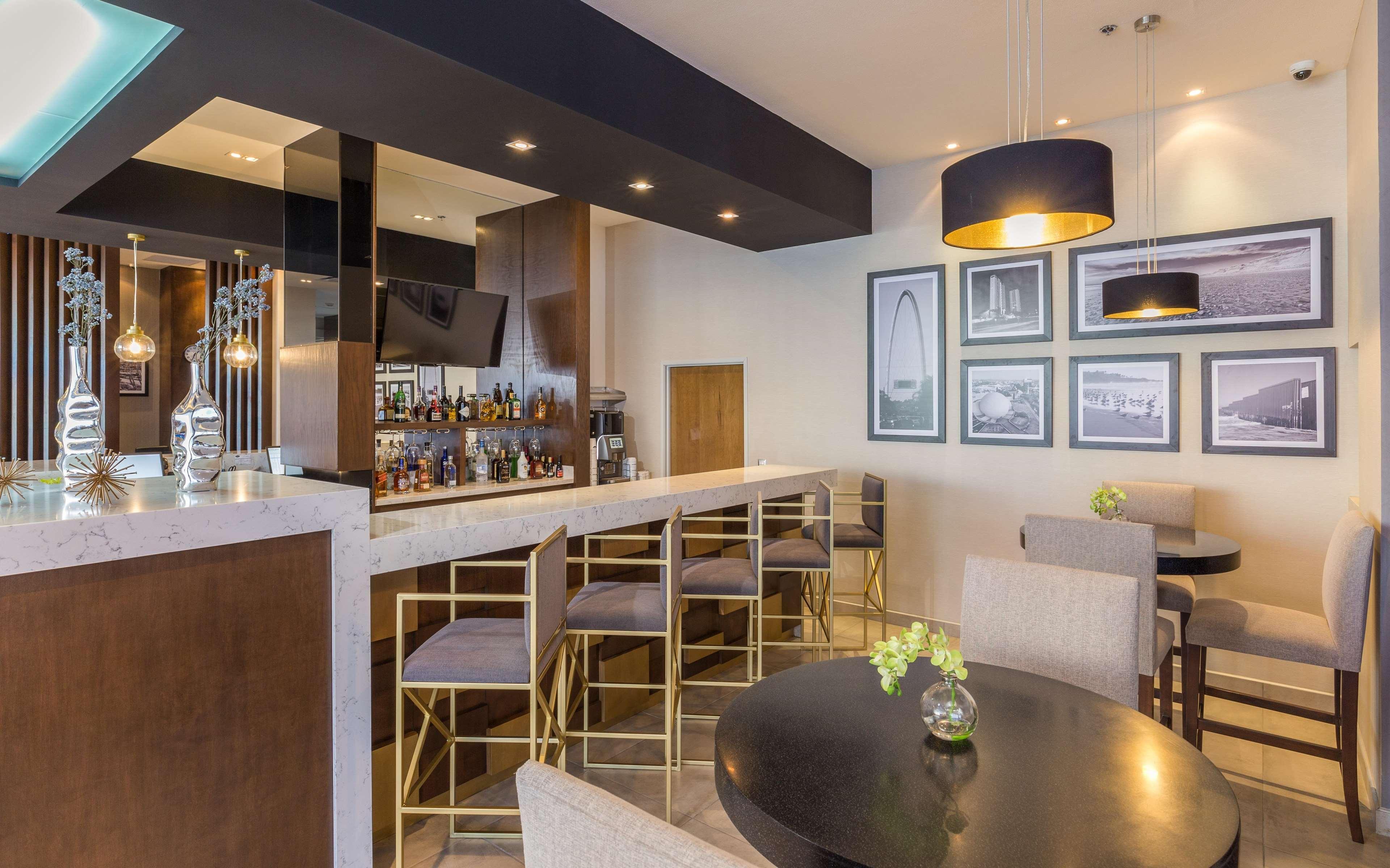 Bar/lounge Hampton Inn By Hilton Tijuana