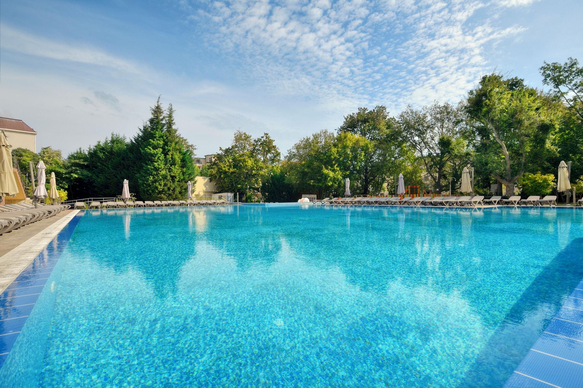 Vista Piscina Apart Hotel Golden Line