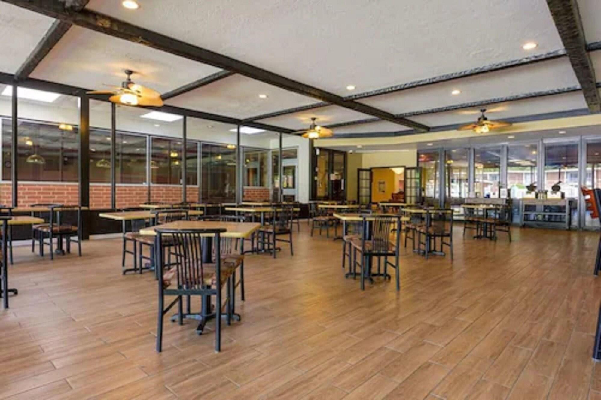 Restaurant Inn at Lebanon - Hershey & Manheim area