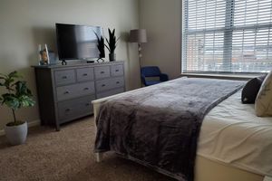 Alquiler Vacacional - Upscale Condo Close to, Free Parking, Fireplace, Non Smoking Community