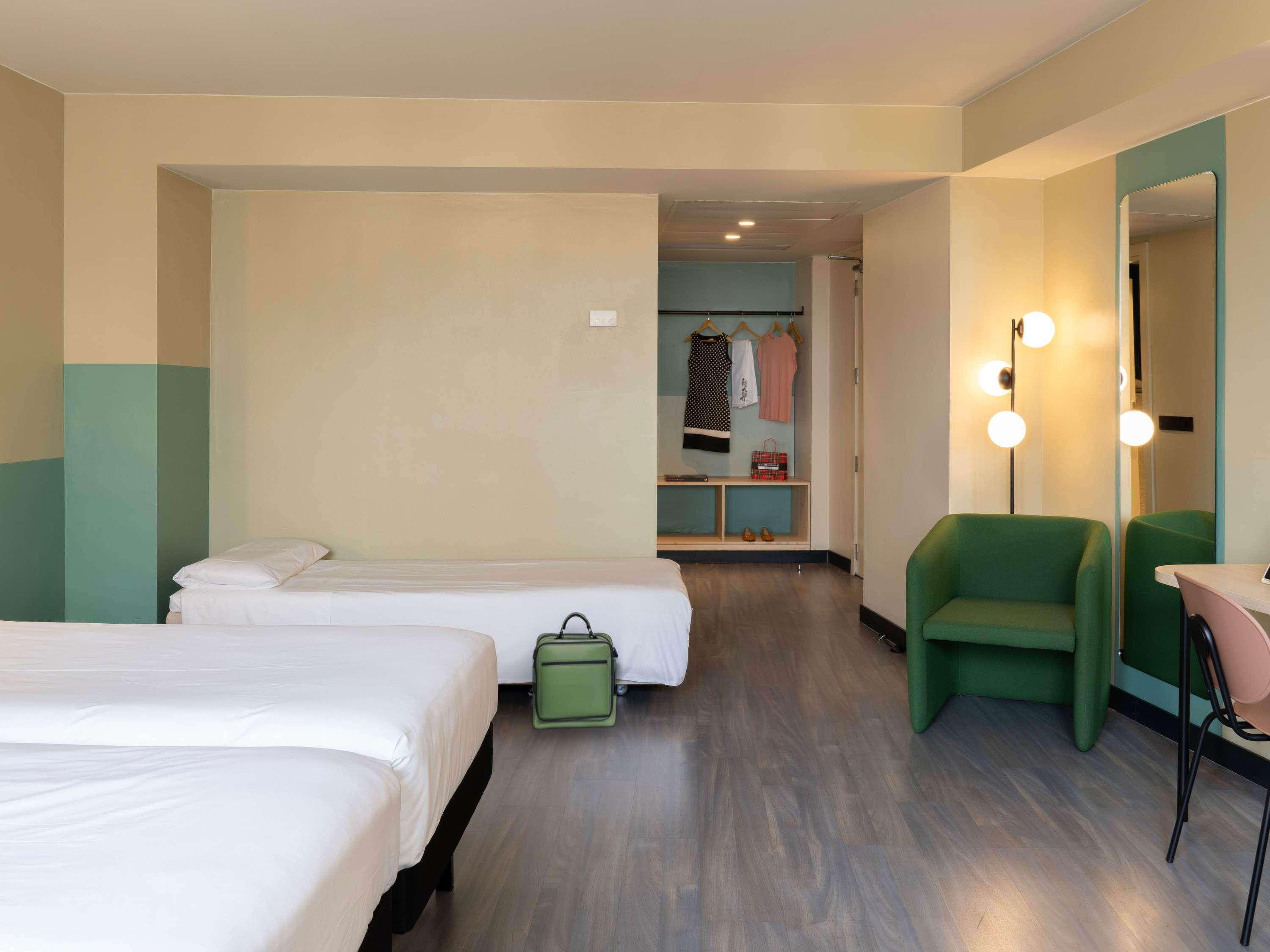 Vista Exterior ibis Styles Zaragoza Ramiro I