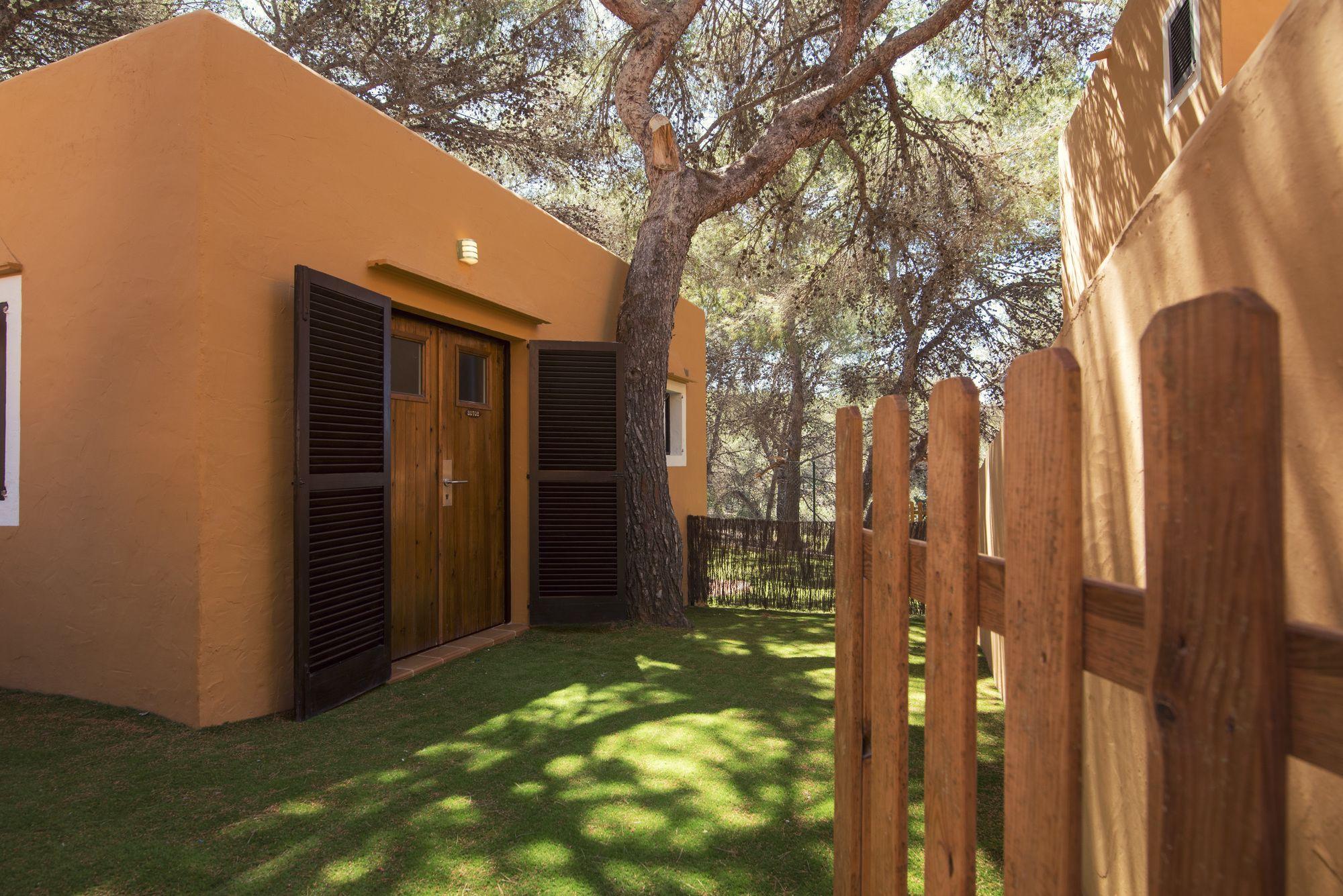 Vista Exterior azuLine Club Punta Arabí