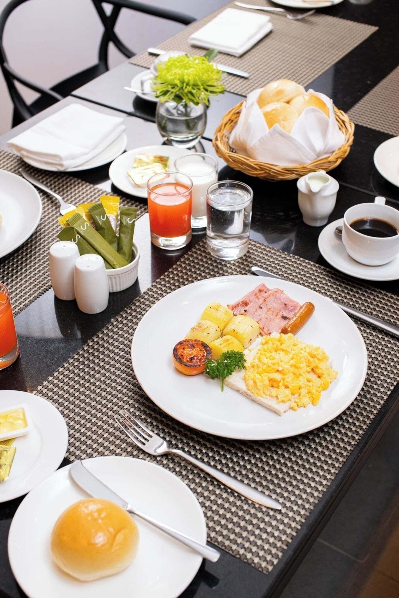 Restaurant S Ratchada Leisure Hotel