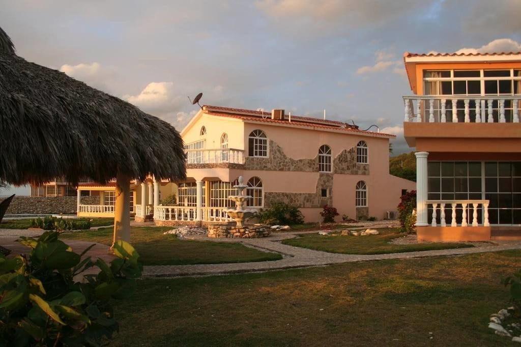 Vista Exterior Hotel Panoramica