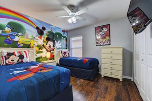 Alquiler Vacacional - Only 3 Miles to Disney! South Facing Private Pool 6 BDRM Villa w/ Movie Theatre