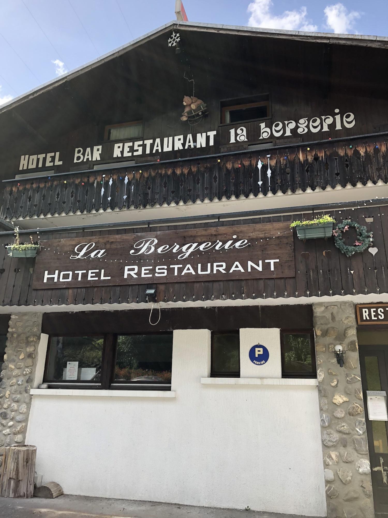 Vista Exterior Hôtel La Bergerie