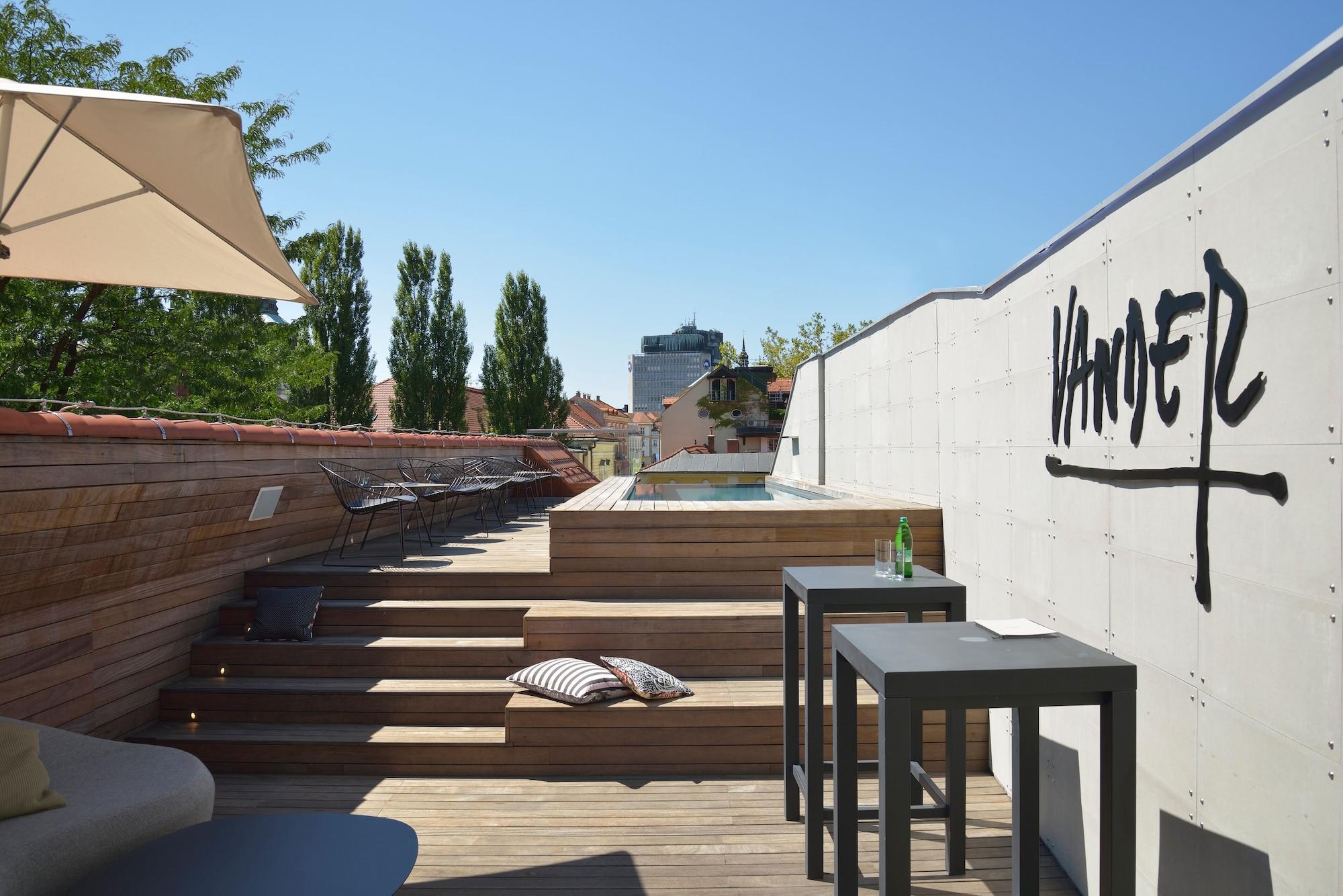 Bar/Salón Vander Urbani Resort – a Member of Design Hotels