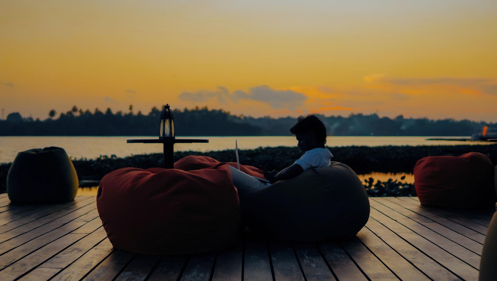 Vista Exterior Clio Bolgoda