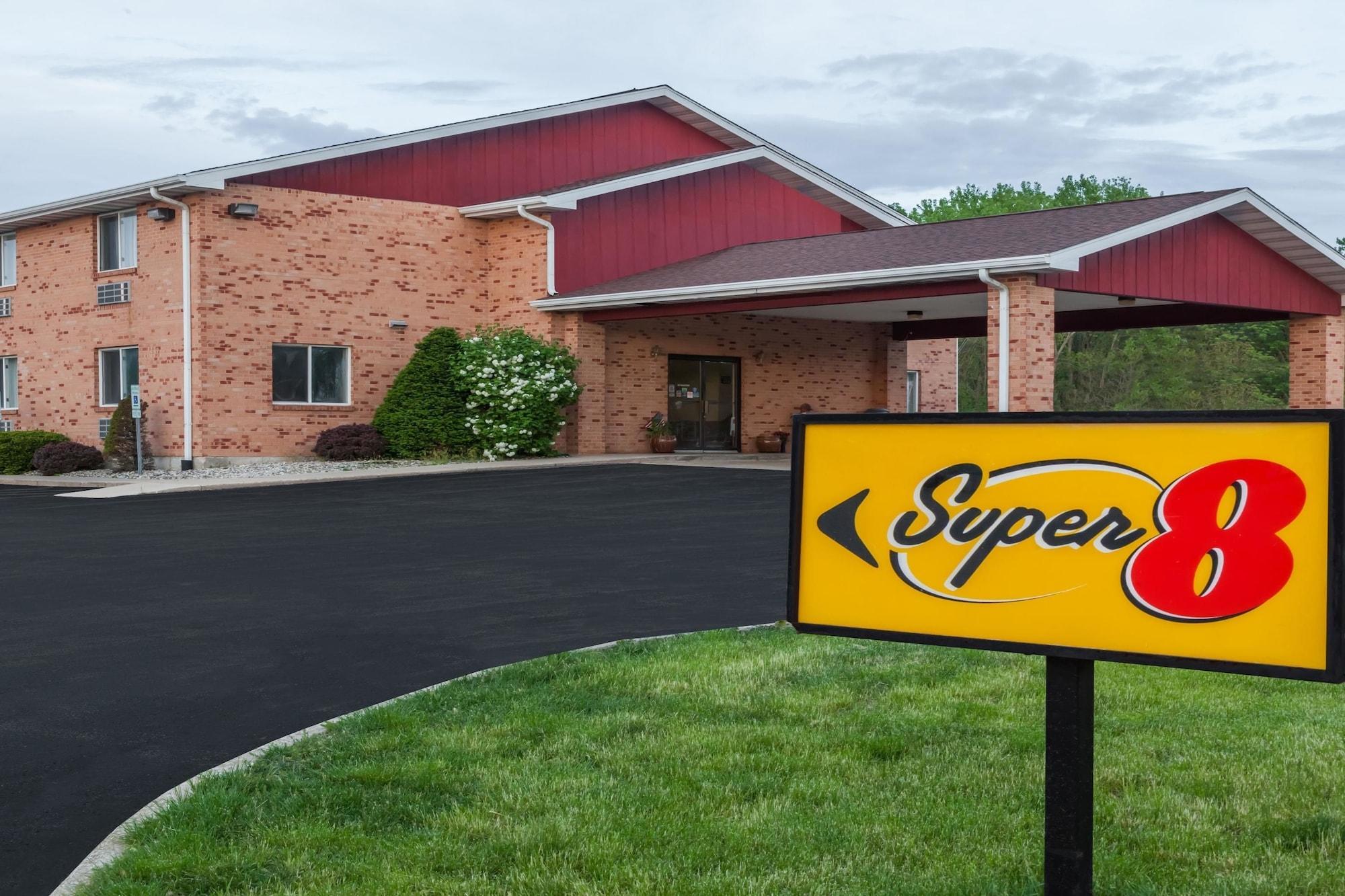 Varios Super 8 by Wyndham Watseka