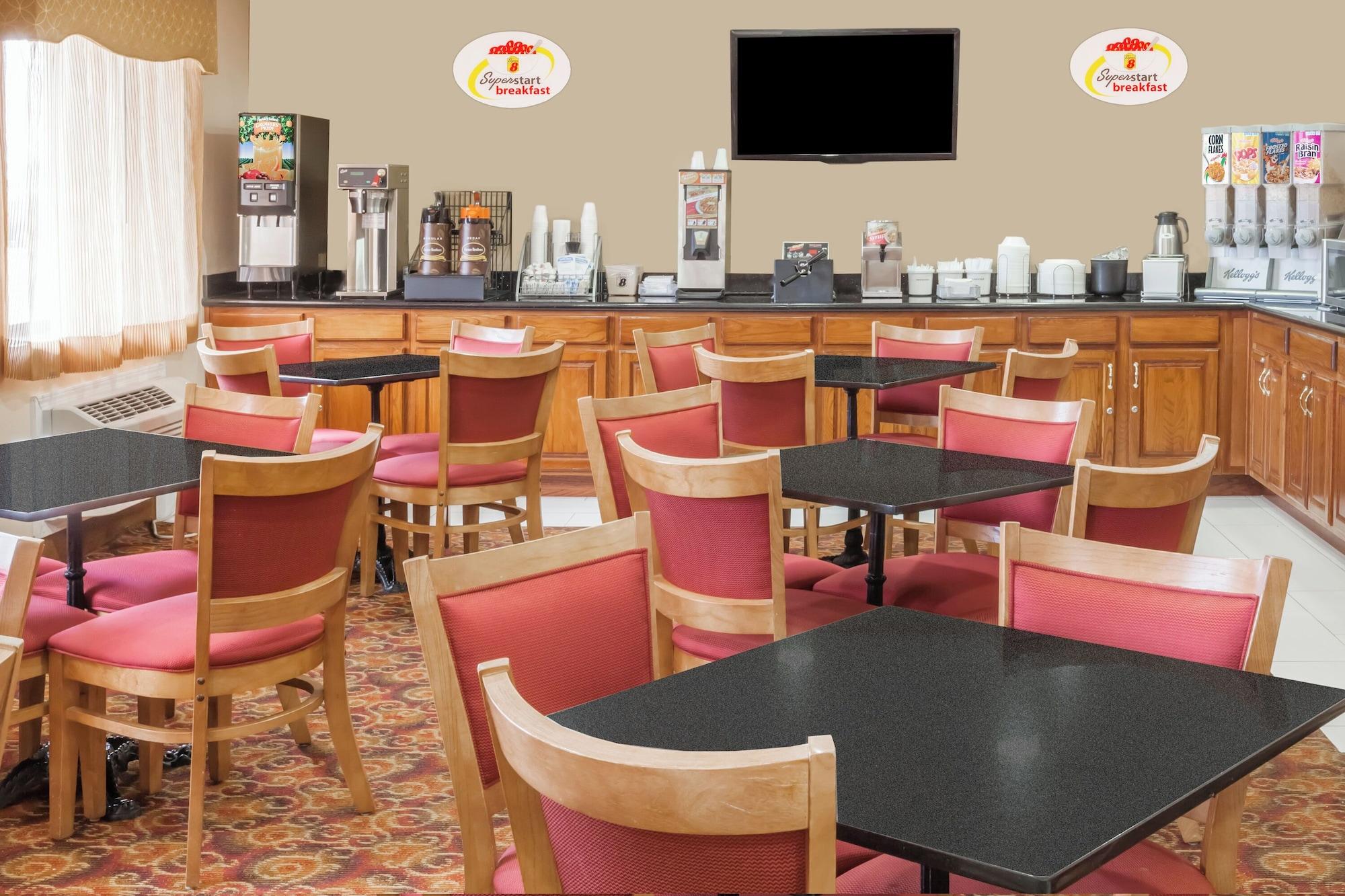 Restaurant Super 8 by Wyndham Bowling Green South