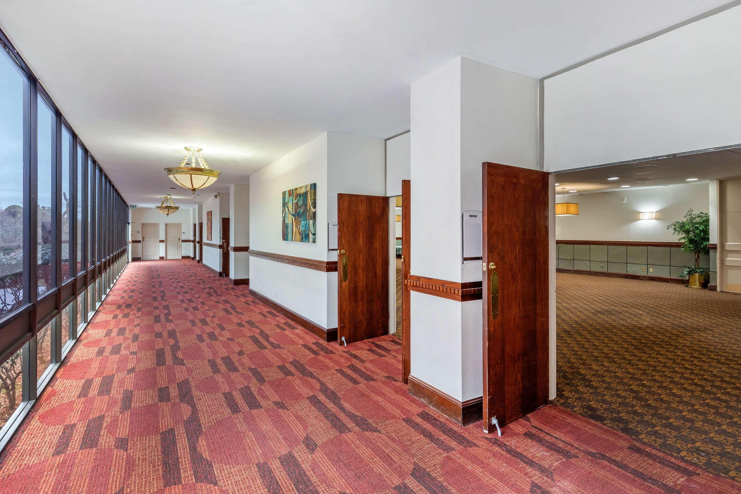Vista Exterior Quality Inn Tyler - Lindale
