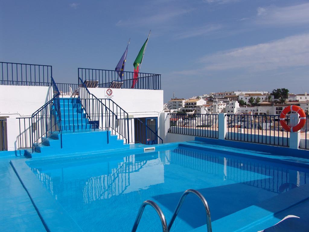 Vista Piscina Regina Apartamentos