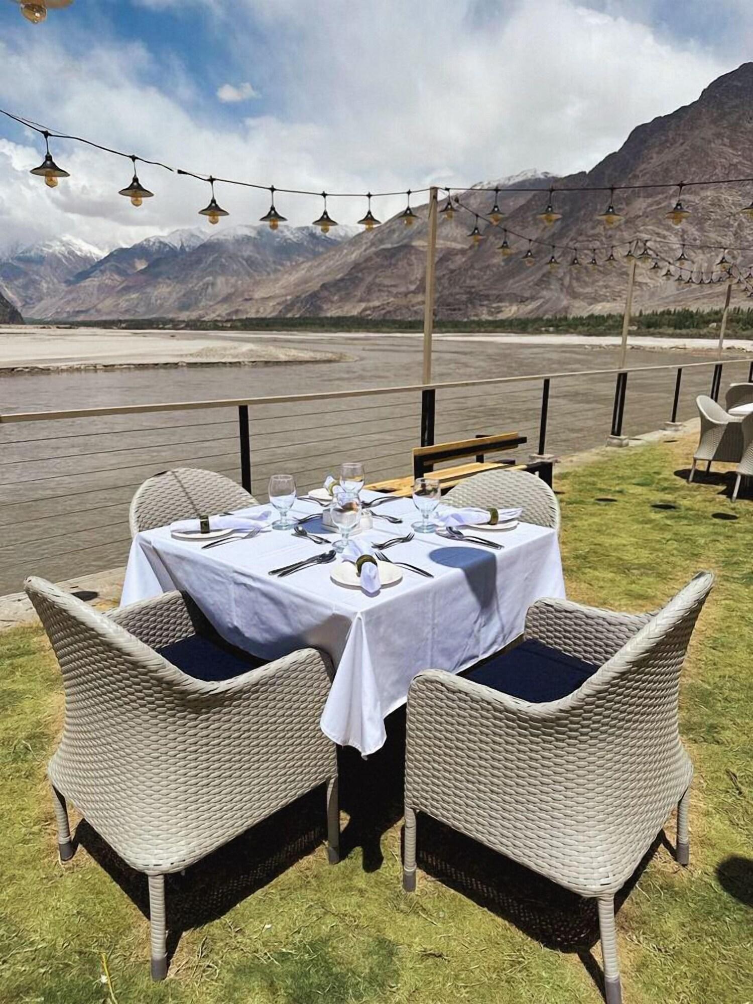 Restaurant Khoj Resorts Shigar