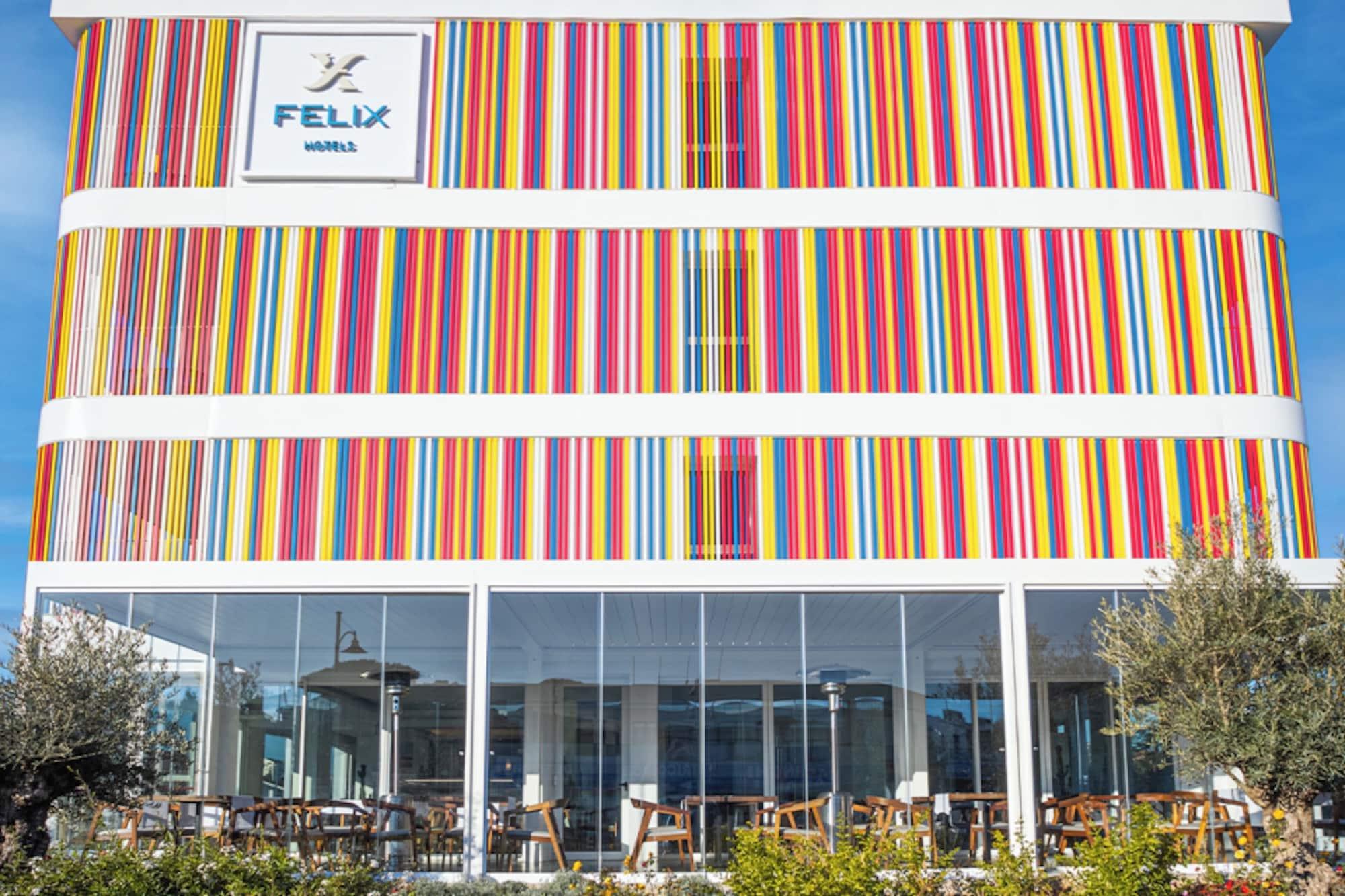 Vista Exterior Hotel with swimming pool in Olbia