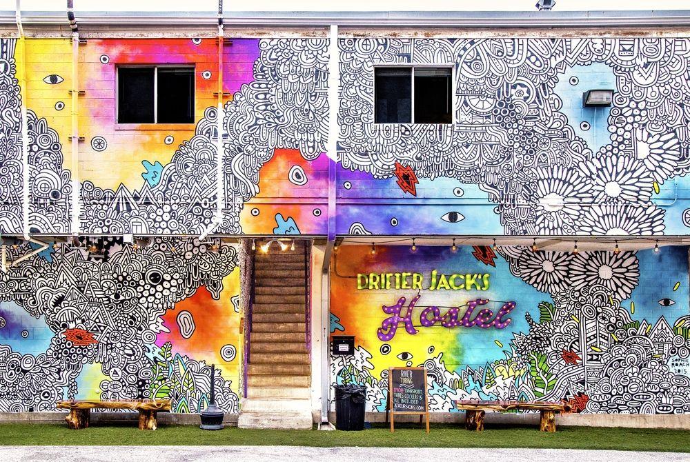 Vista Exterior Drifter Jack's Hostel