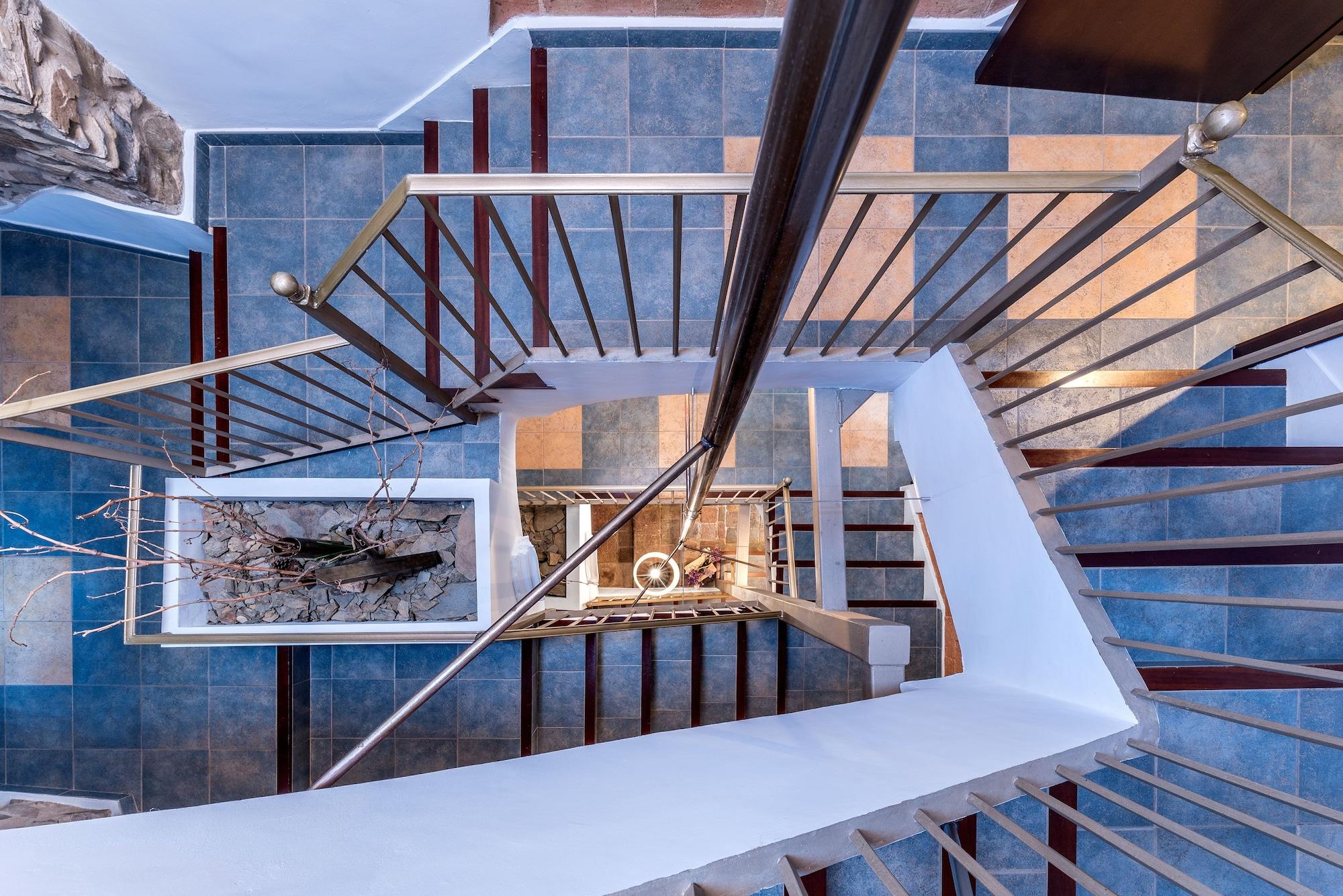 Varios Hotel & Restaurant Cal Llop