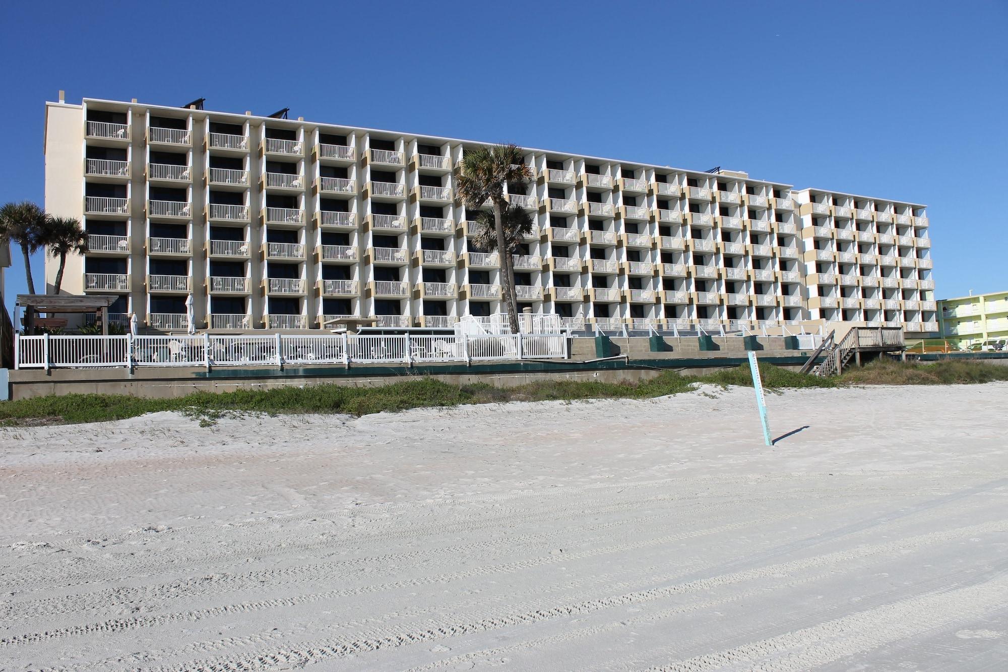Playa The Maverick Resort