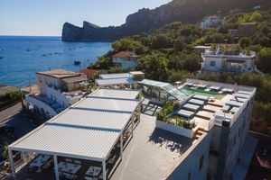 Alojamiento - Punta Campanella Resort & SPA