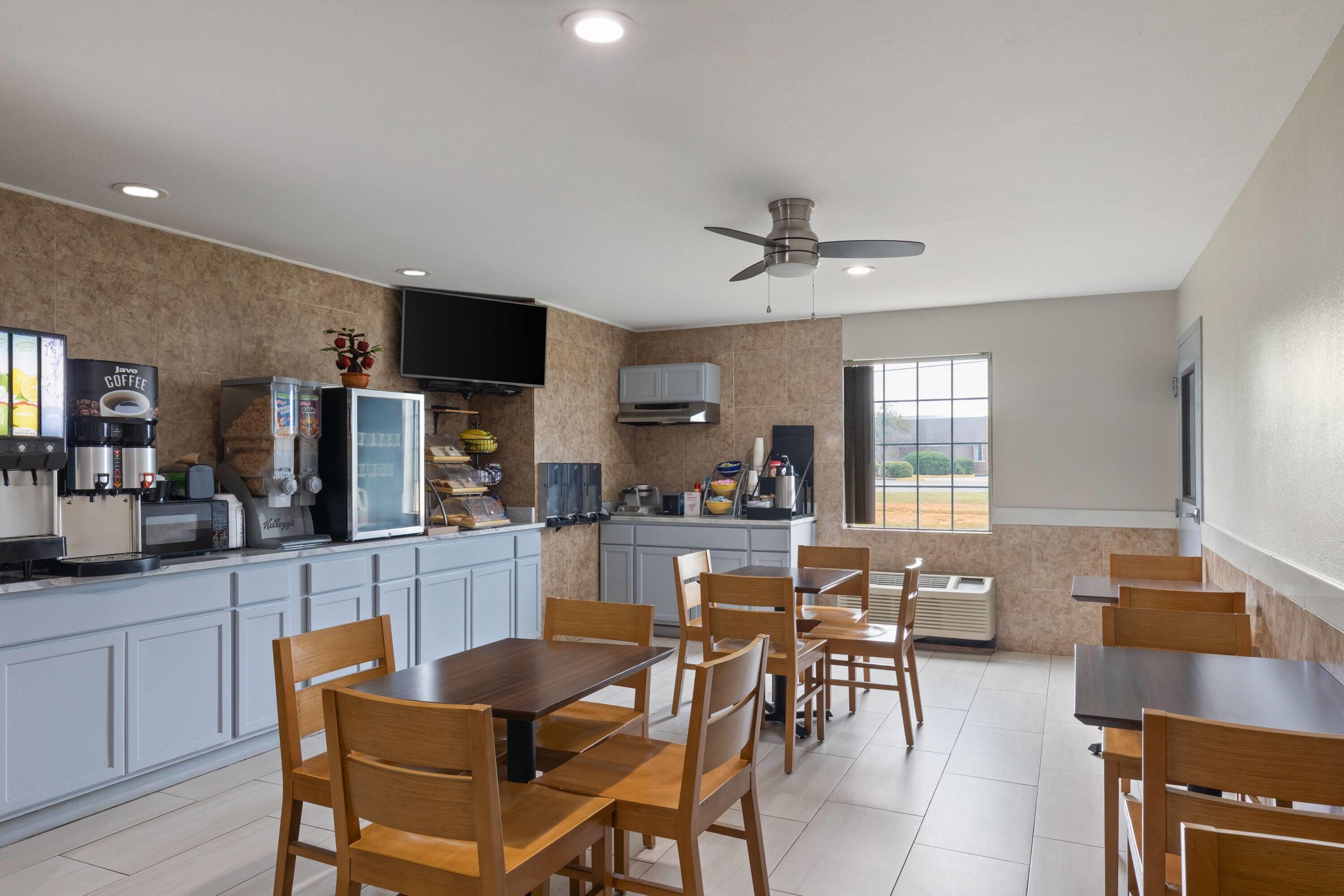 Restaurant Days Inn by Wyndham Lincoln
