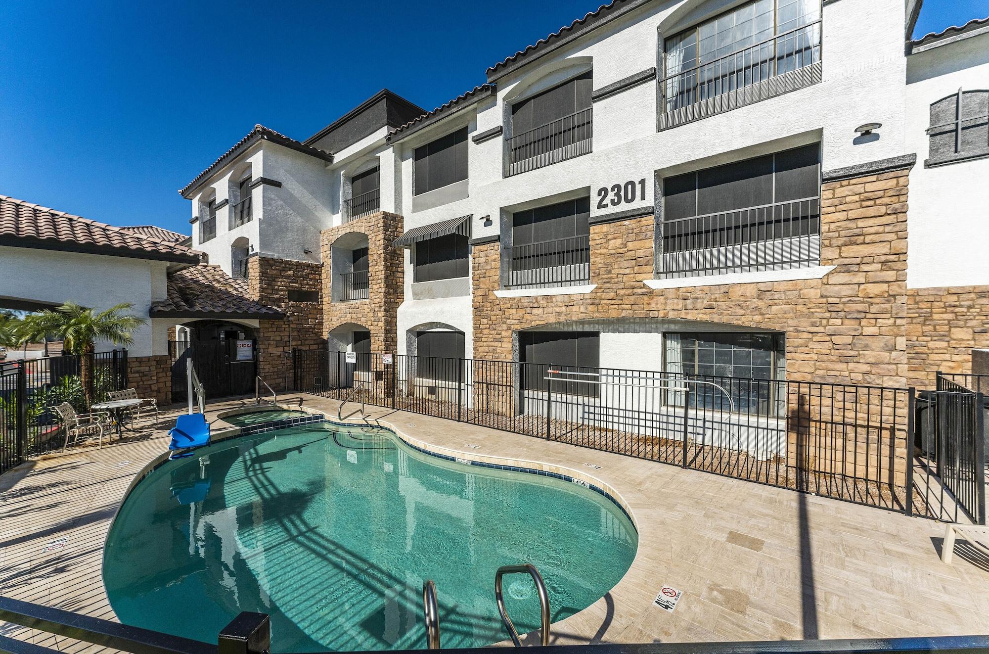 Varios Metro Tempe Apartments