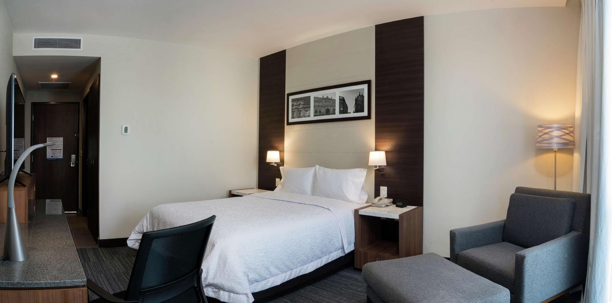 Habitación Hampton Inn San Luis Potosi