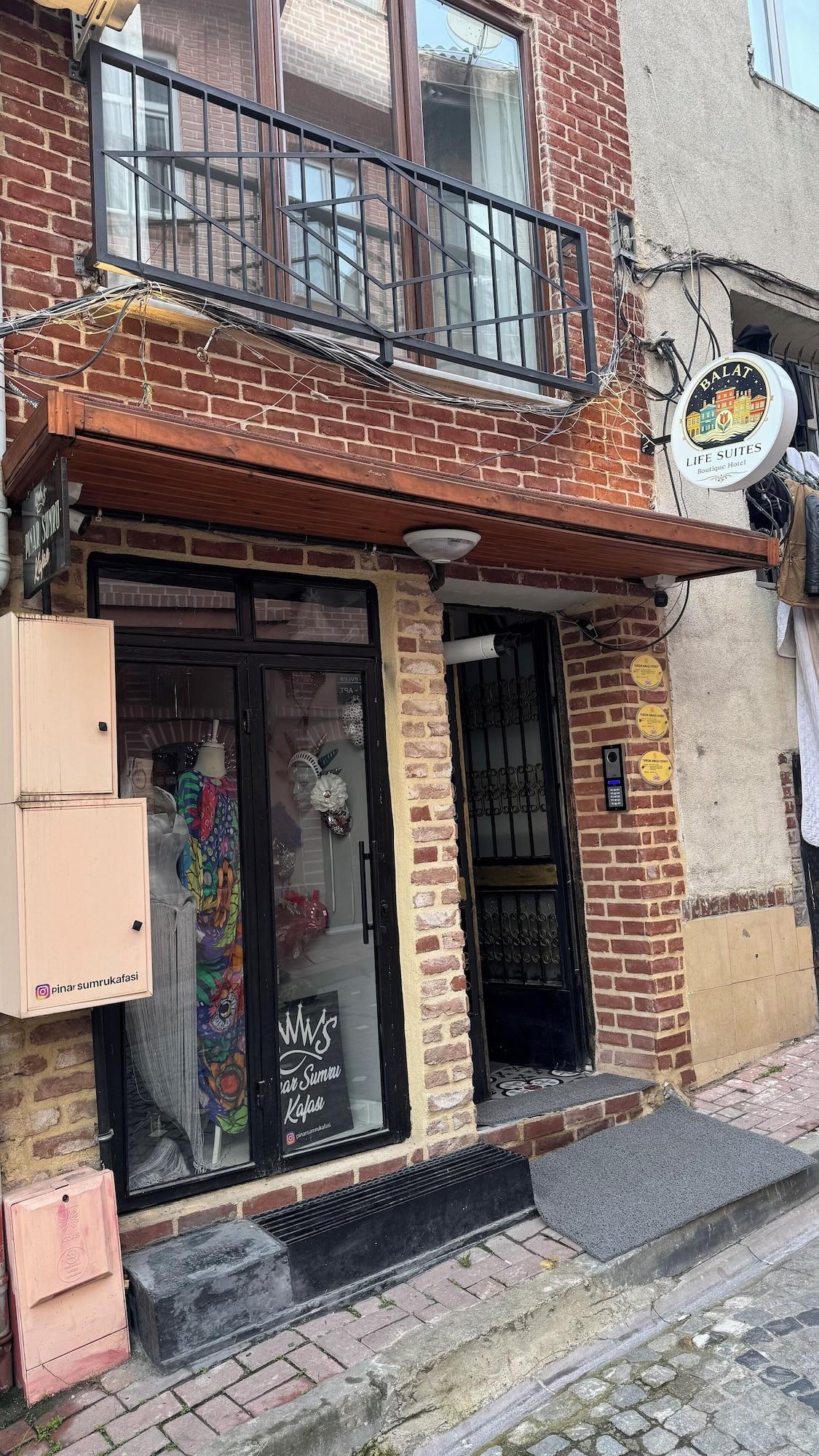 Vista Exterior Balatlifesuites