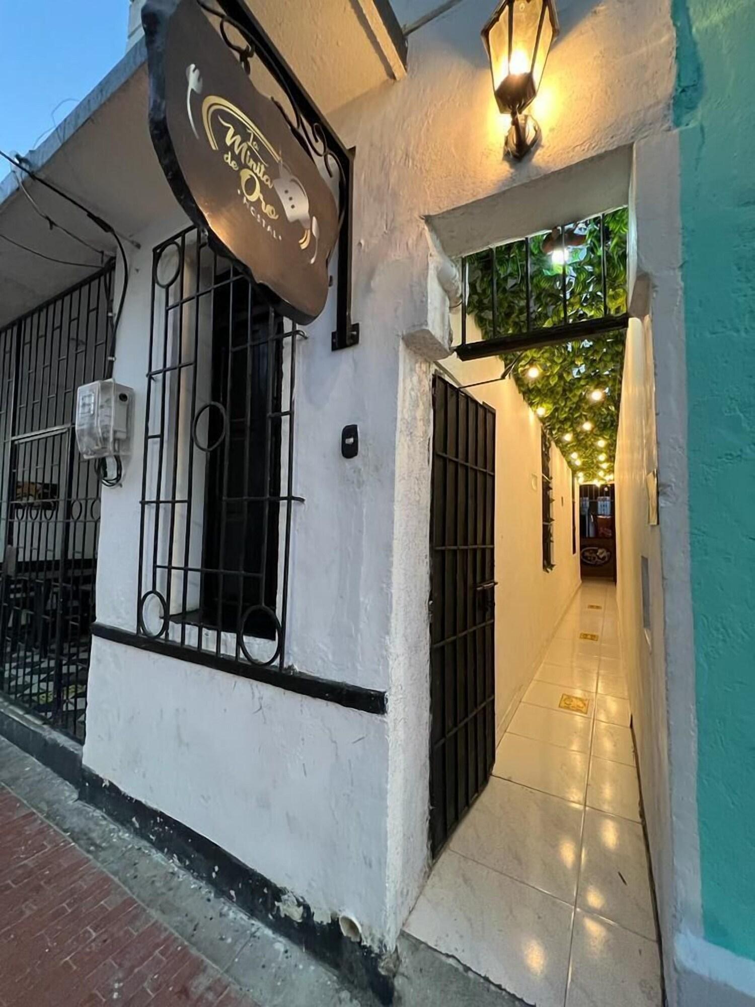 Vista Exterior Hostal La Minita de Oro