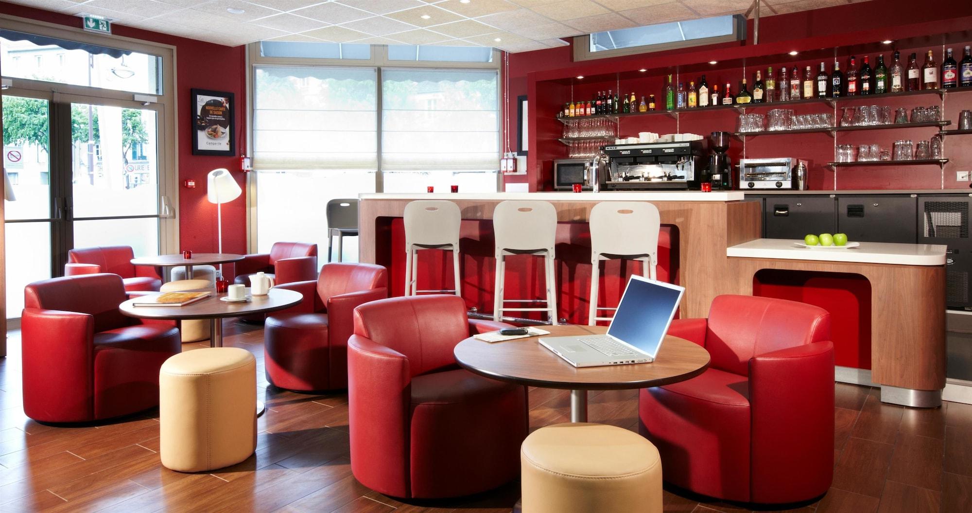 Vista Lobby Hotel Campanile Paris Ouest - Chaville