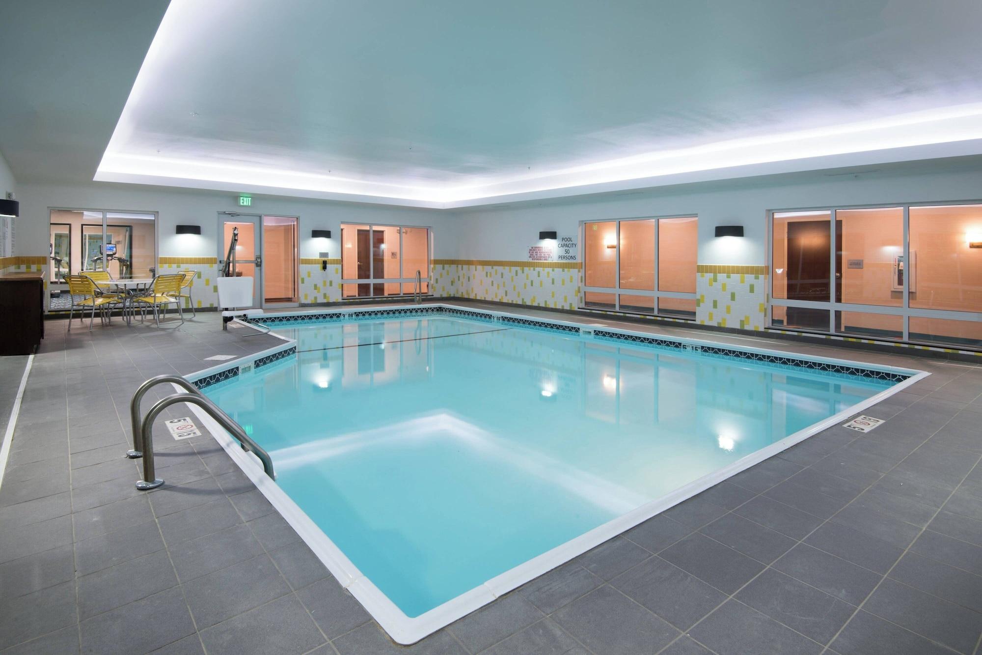 Vista Piscina Fairfield Inn & Suites Fort Wayne Southwest