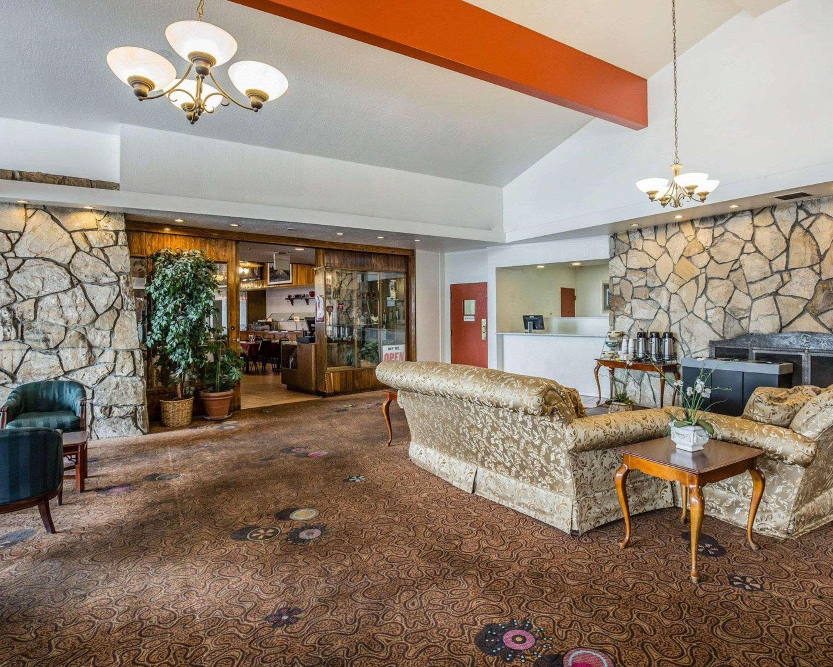 Vista Lobby Econo Lodge new Reno - Sparks Convention Center