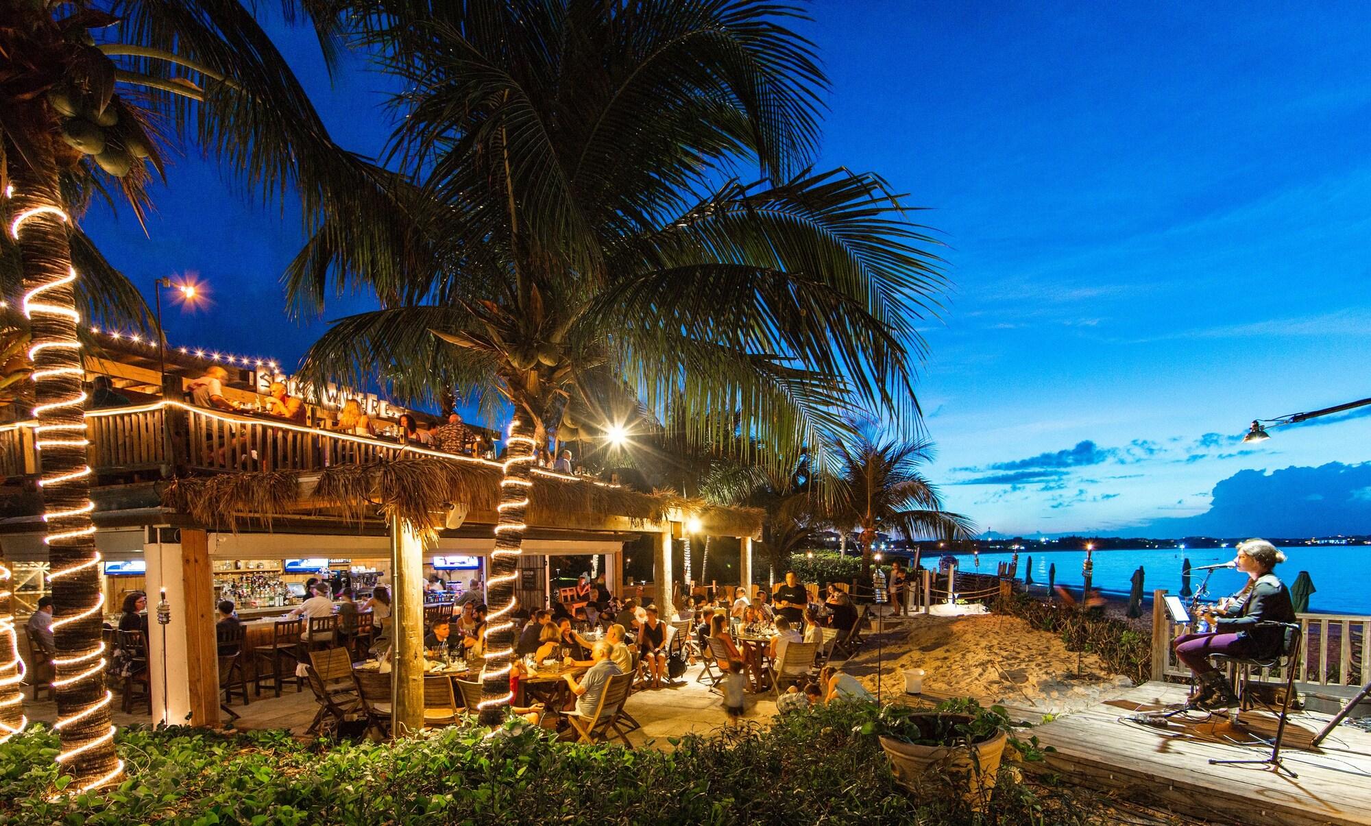 Restaurant Coral Gardens on Grace Bay