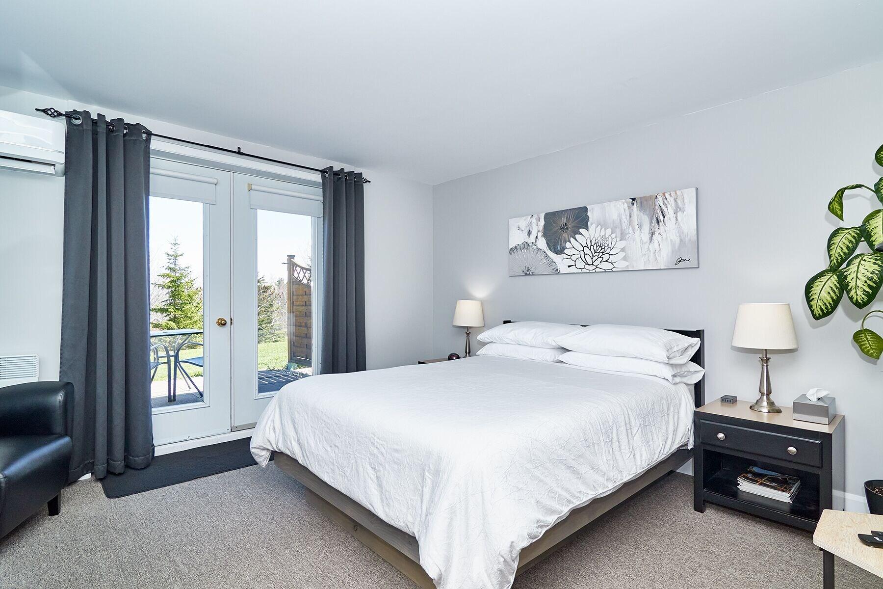 Varios Auberge Aux Deux Pères