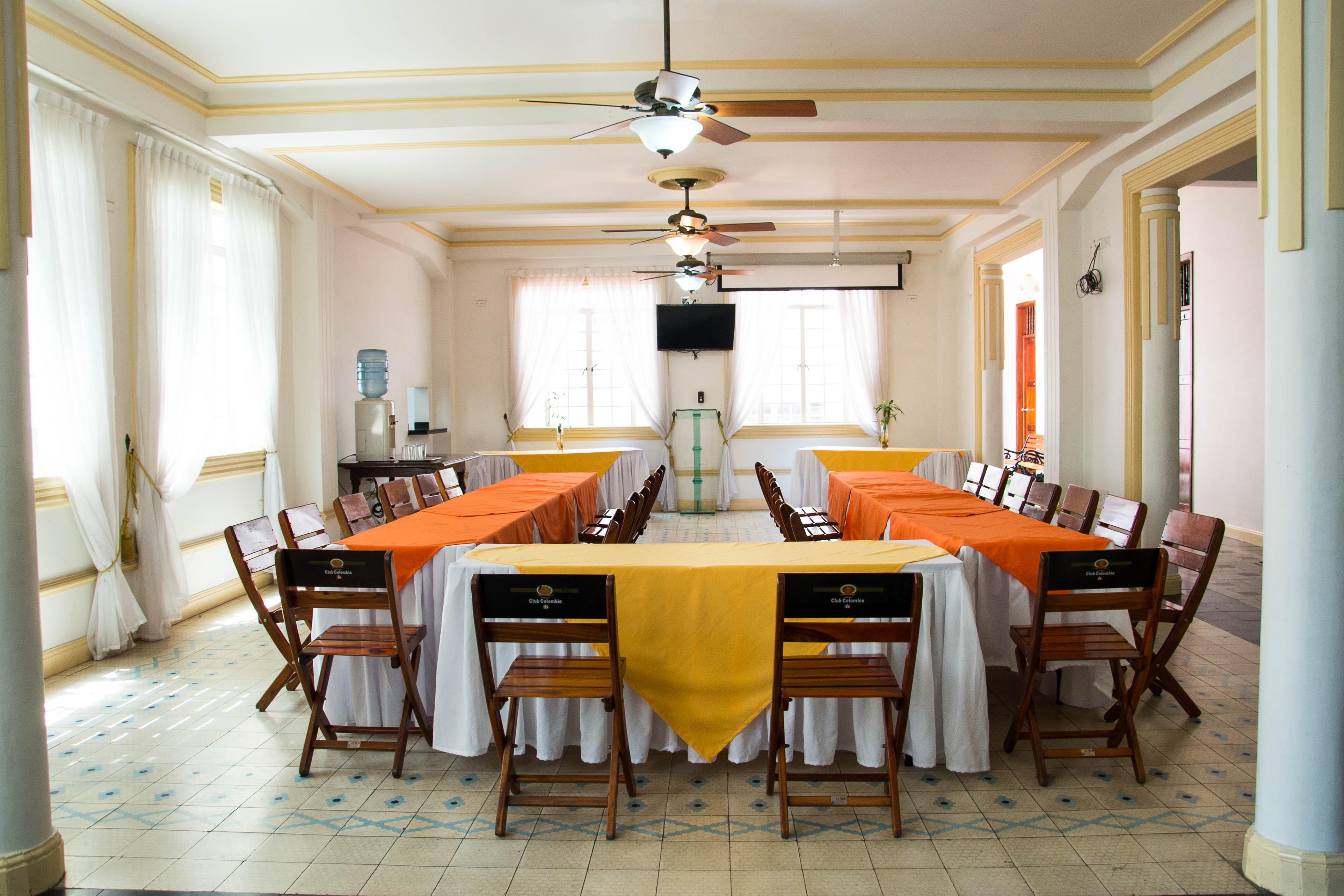 Centro de Negocios Hotel Savoy