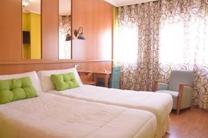 Alojamiento - Hotel Aros