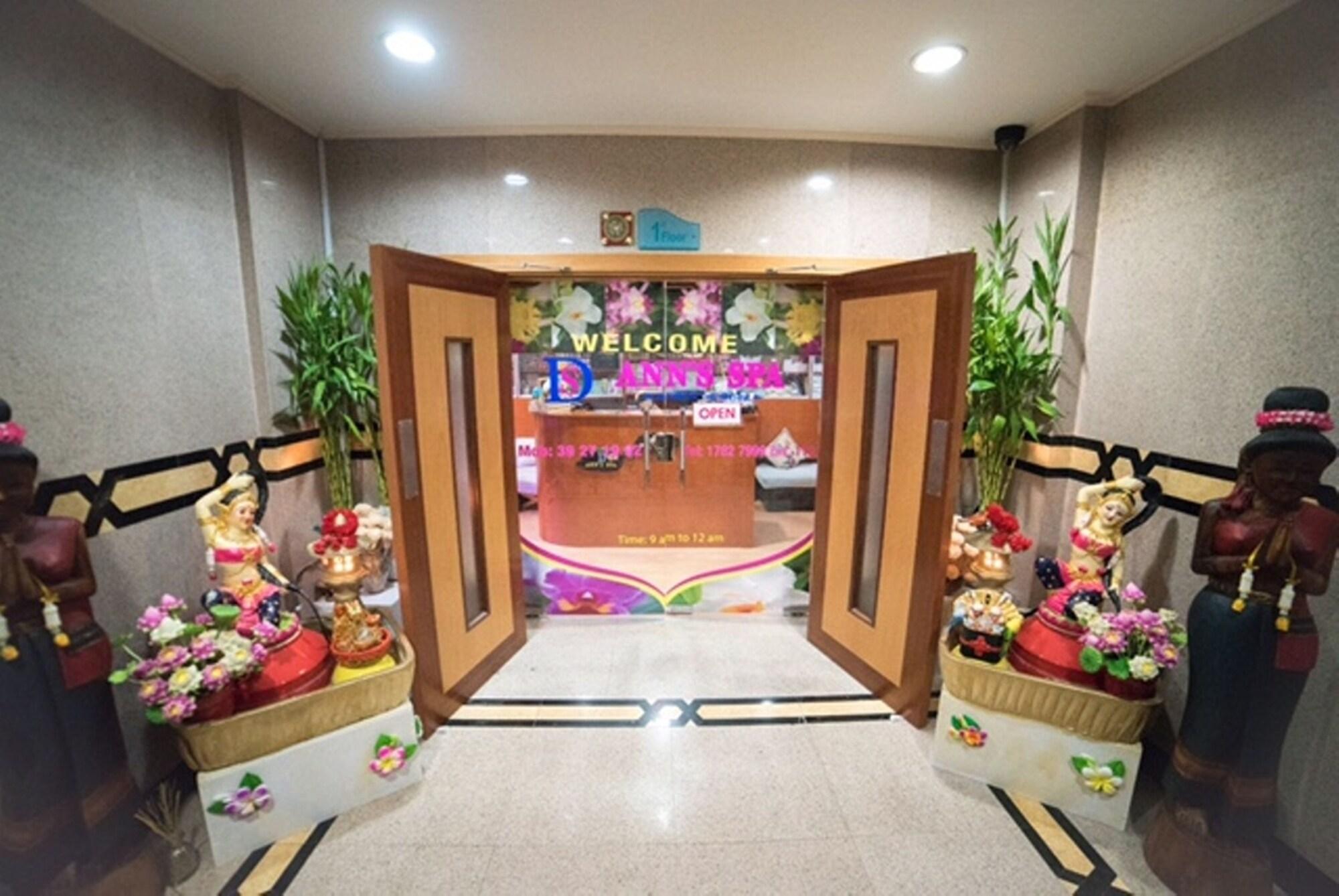 Vista Lobby Al Safir Tower & Residence