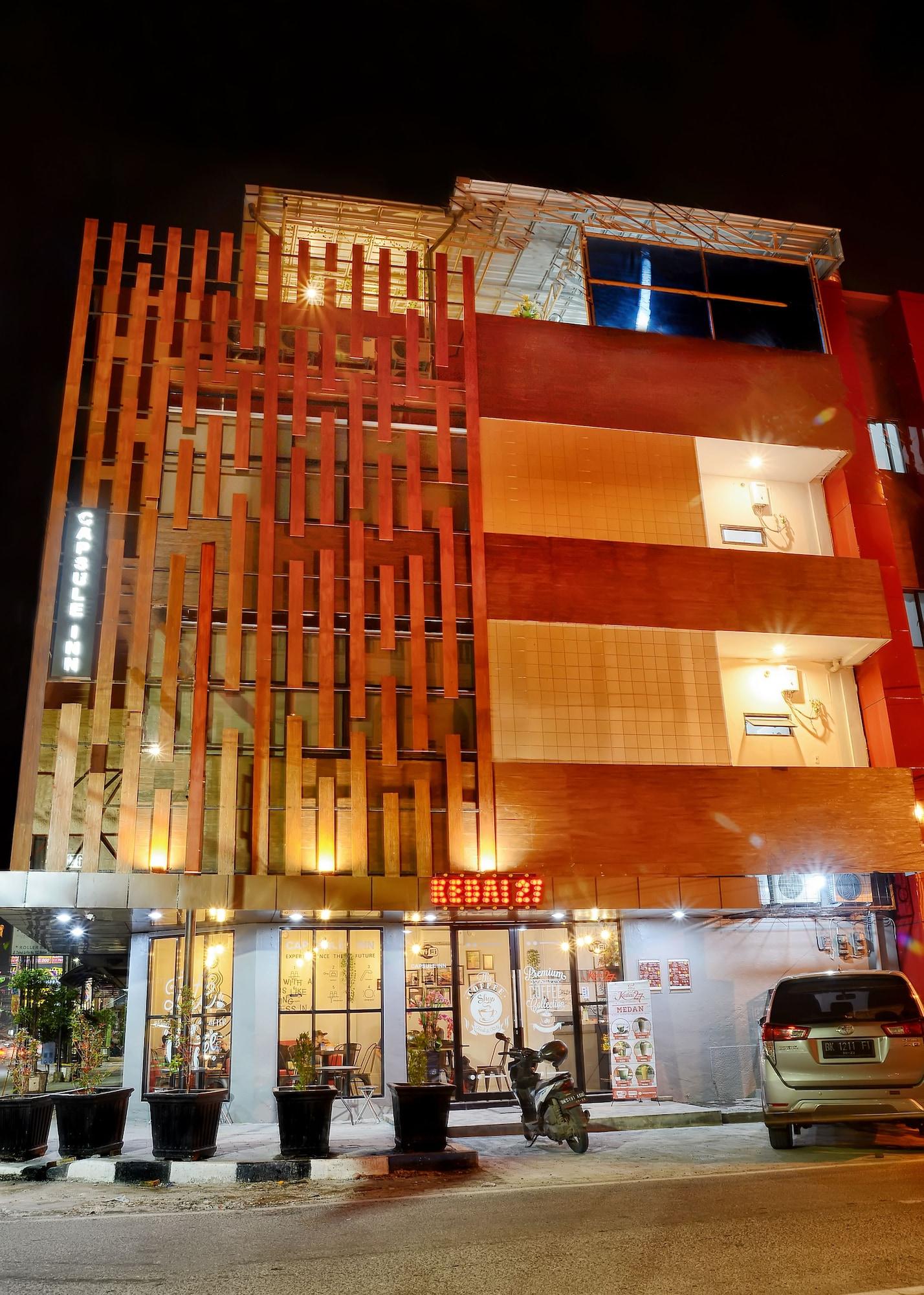 Vista Exterior Capsule Inn Medan