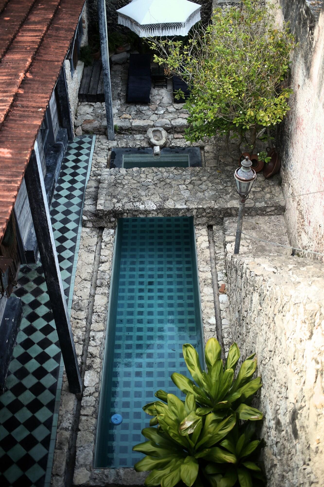 Vista Exterior Coqui Coqui Casa de los Santos Izamal - THE ONLY ONE SUITE COLLECTION