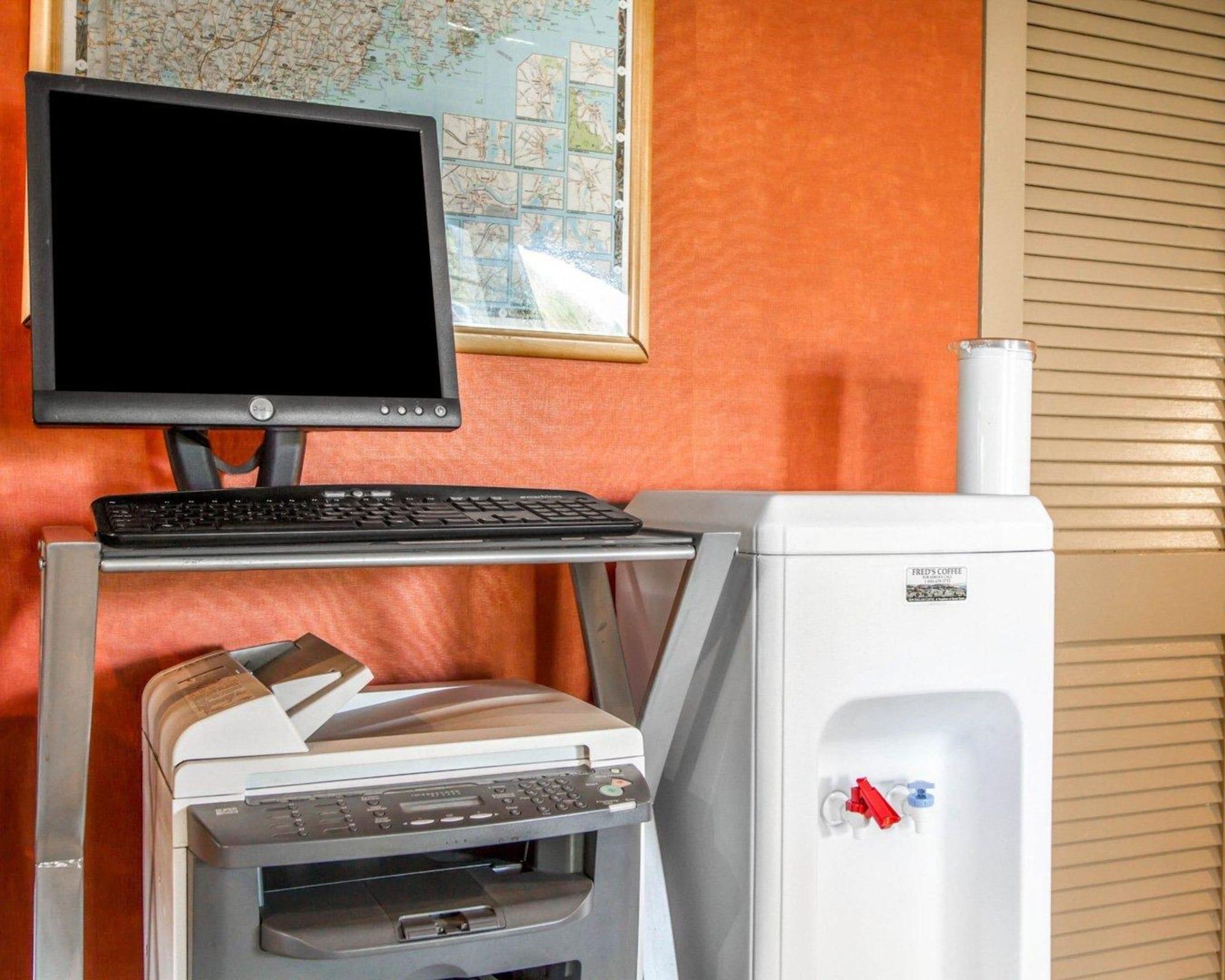 Centro de Negocios Econo Lodge Freeport - Brunswick Area