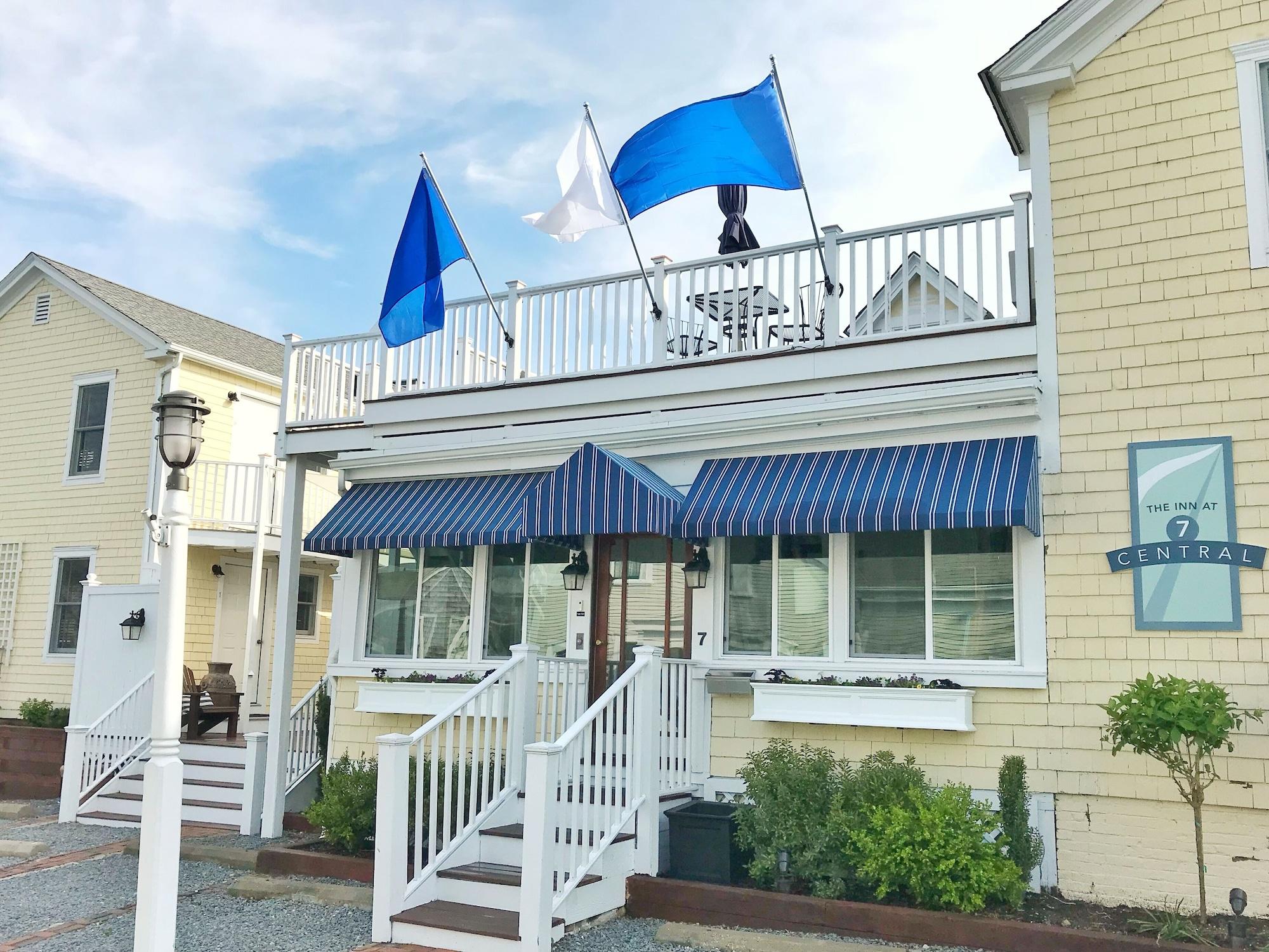 Vista Exterior Inn at 7 Central