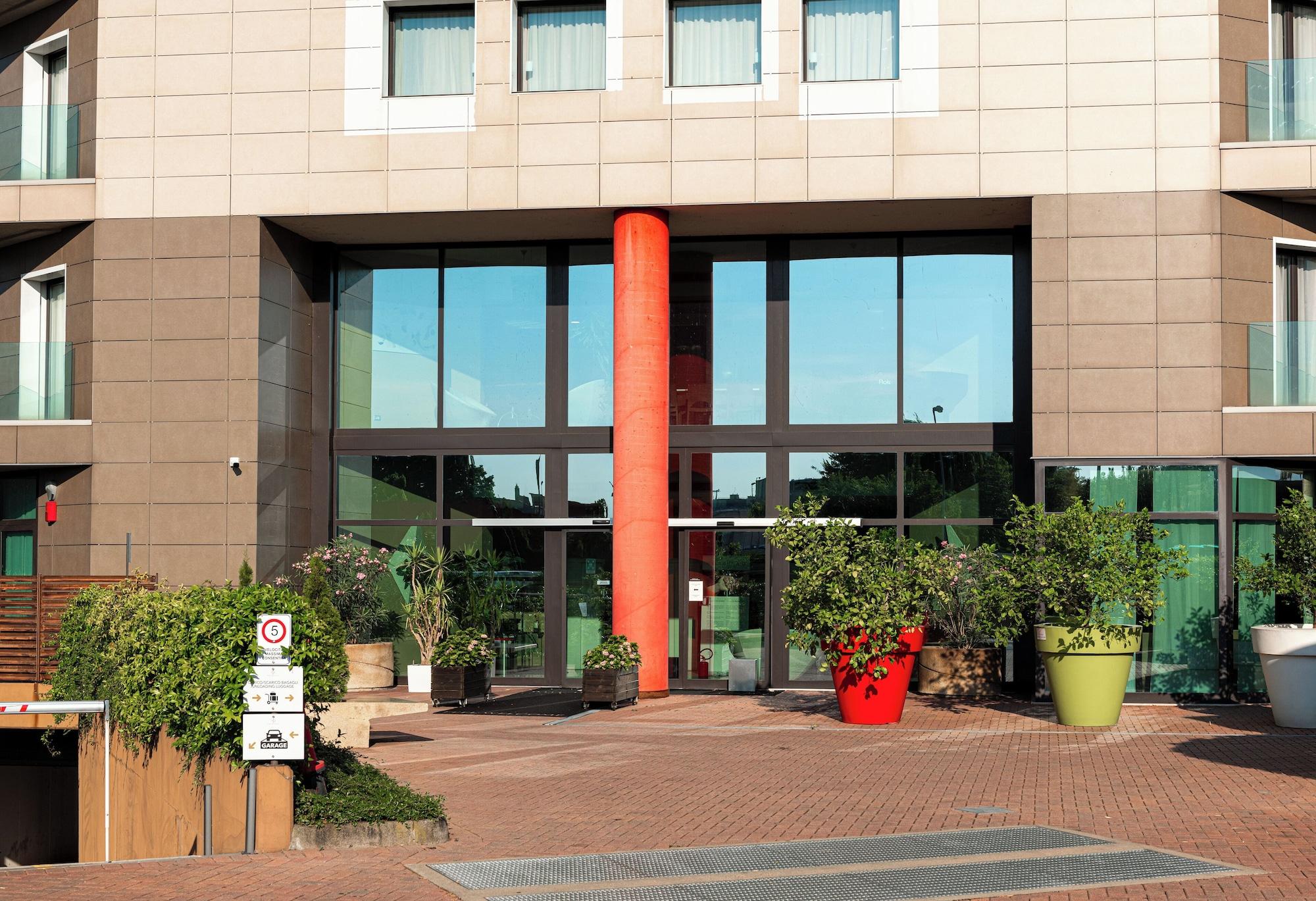 Vista Exterior Phi Hotel Milano