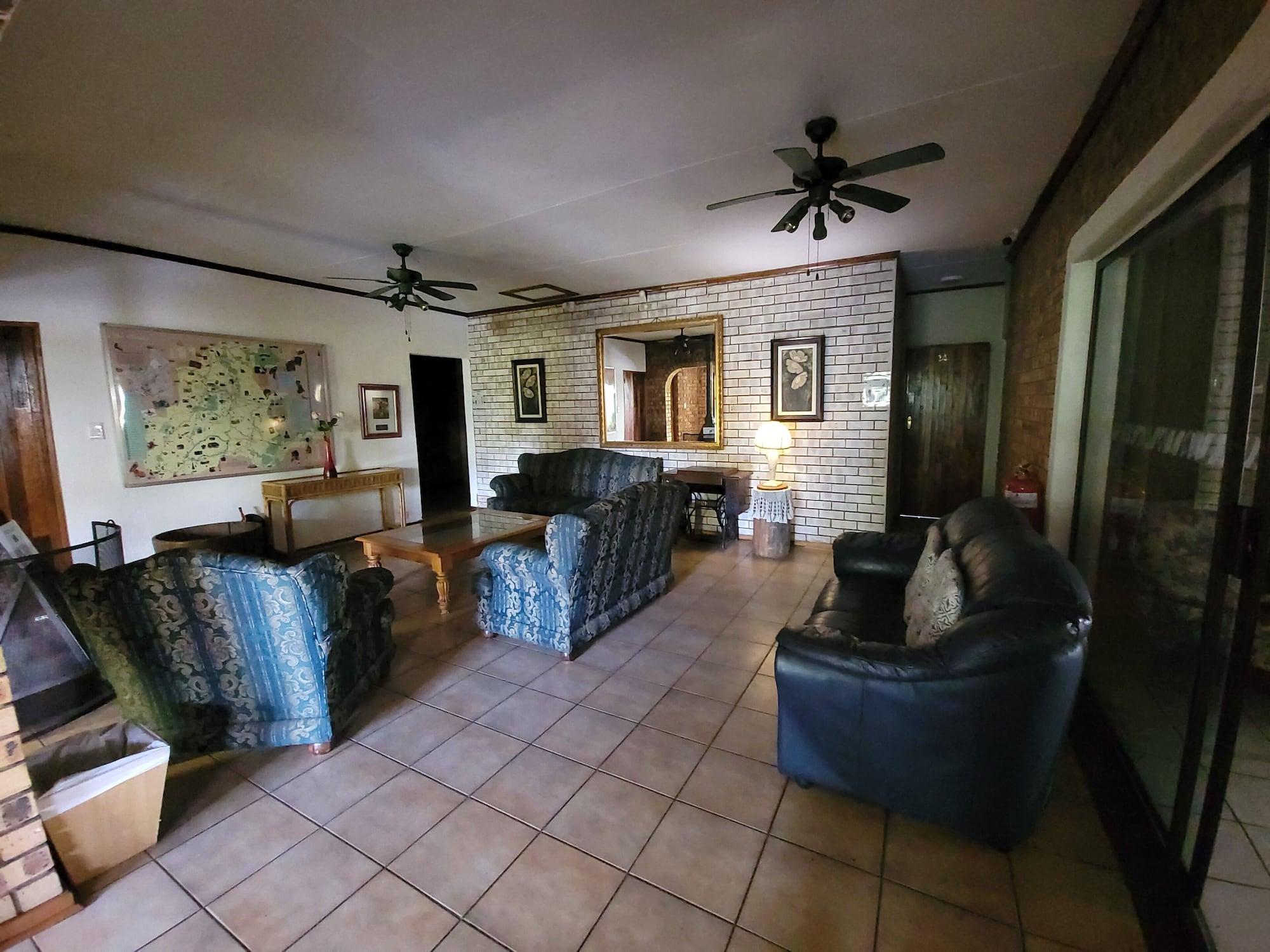 Vista Lobby Autumn Breeze Manor