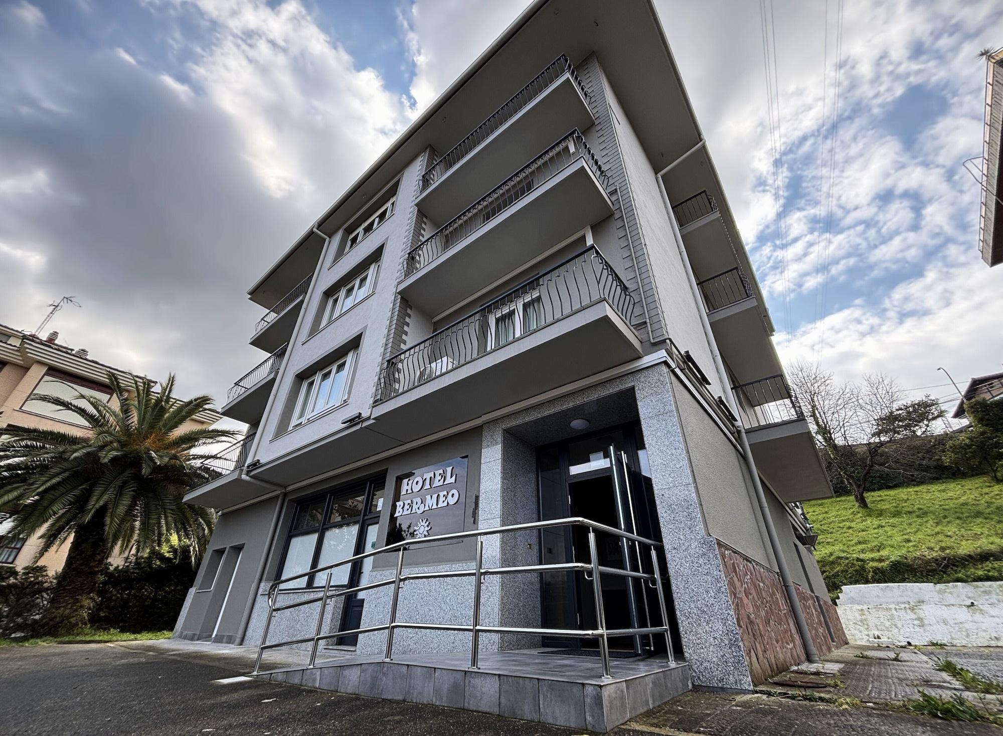 Varios HOTEL BERMEO